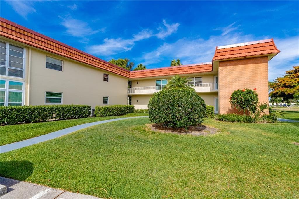 16 Vista Palm Lane 204, Vero Beach, FL 32962 — photo 24 of 36