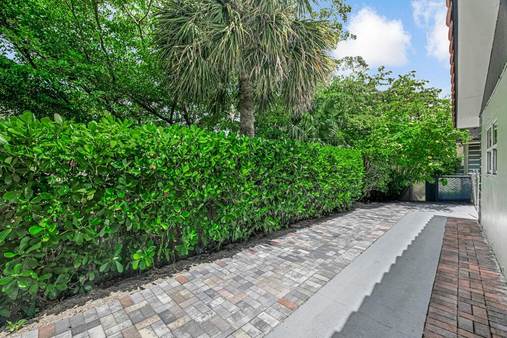 7521 NW 44th Court, Coral Springs, FL 33065 — photo 9 of 51