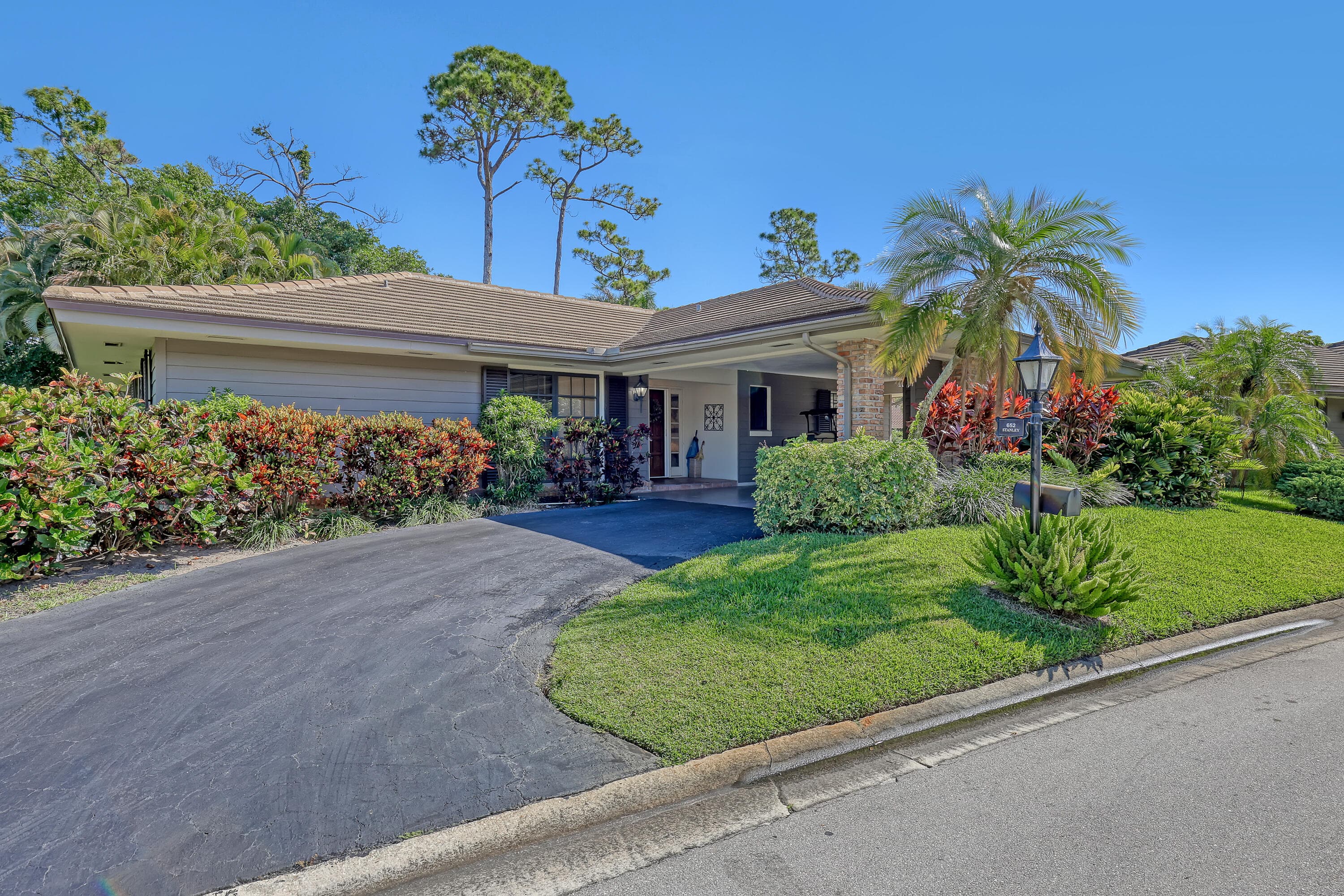 652 Cypress Key Circle, Atlantis, FL 33462 — photo