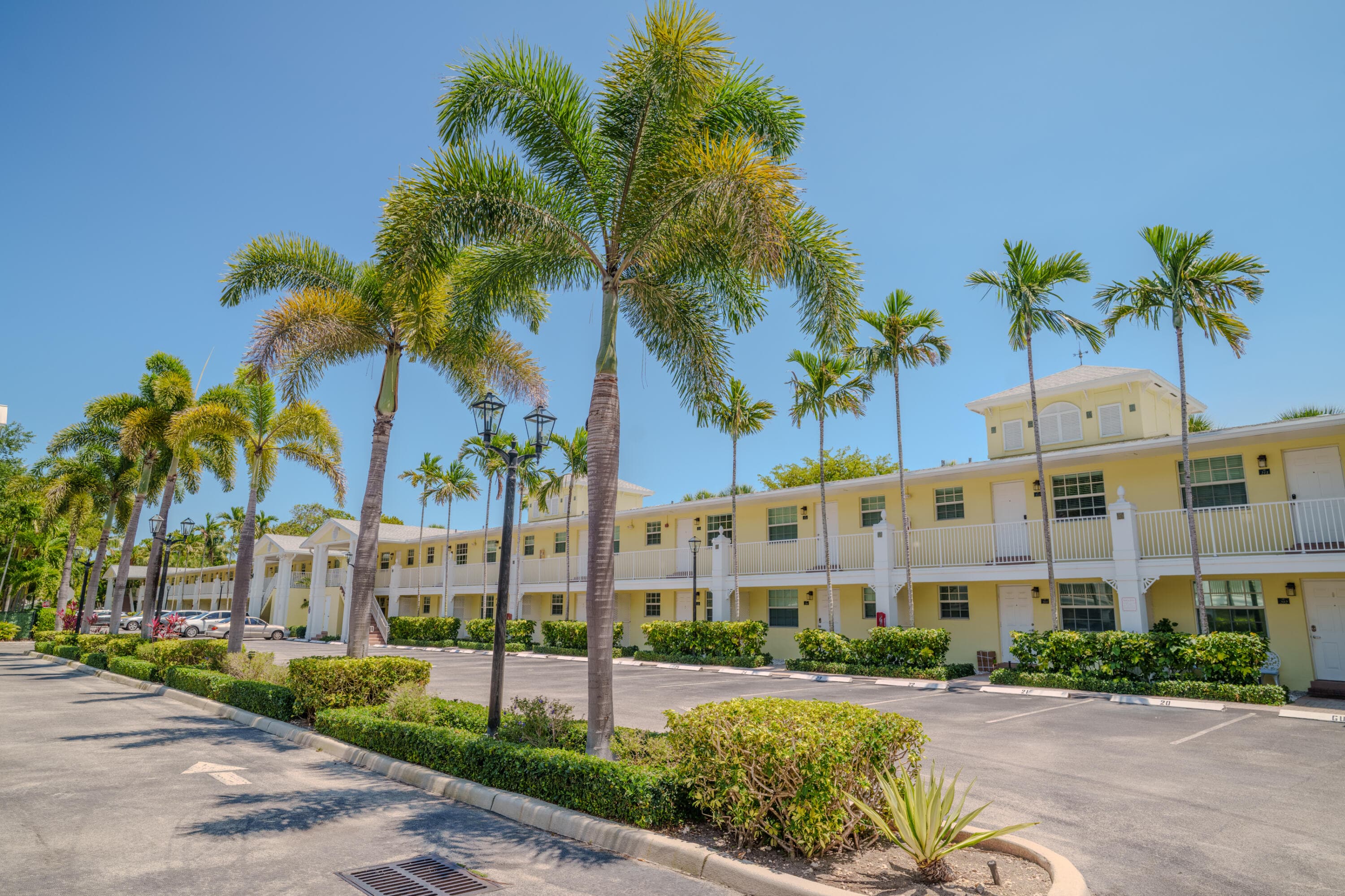 2660 NE 8th Avenue 106, Wilton Manors, FL 33334 — photo 4 of 22