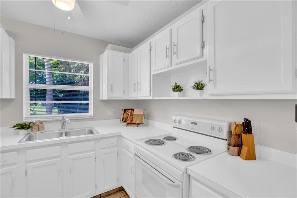 17 Vista Palm Lane 201, Vero Beach, FL 32962 — photo 2 of 34
