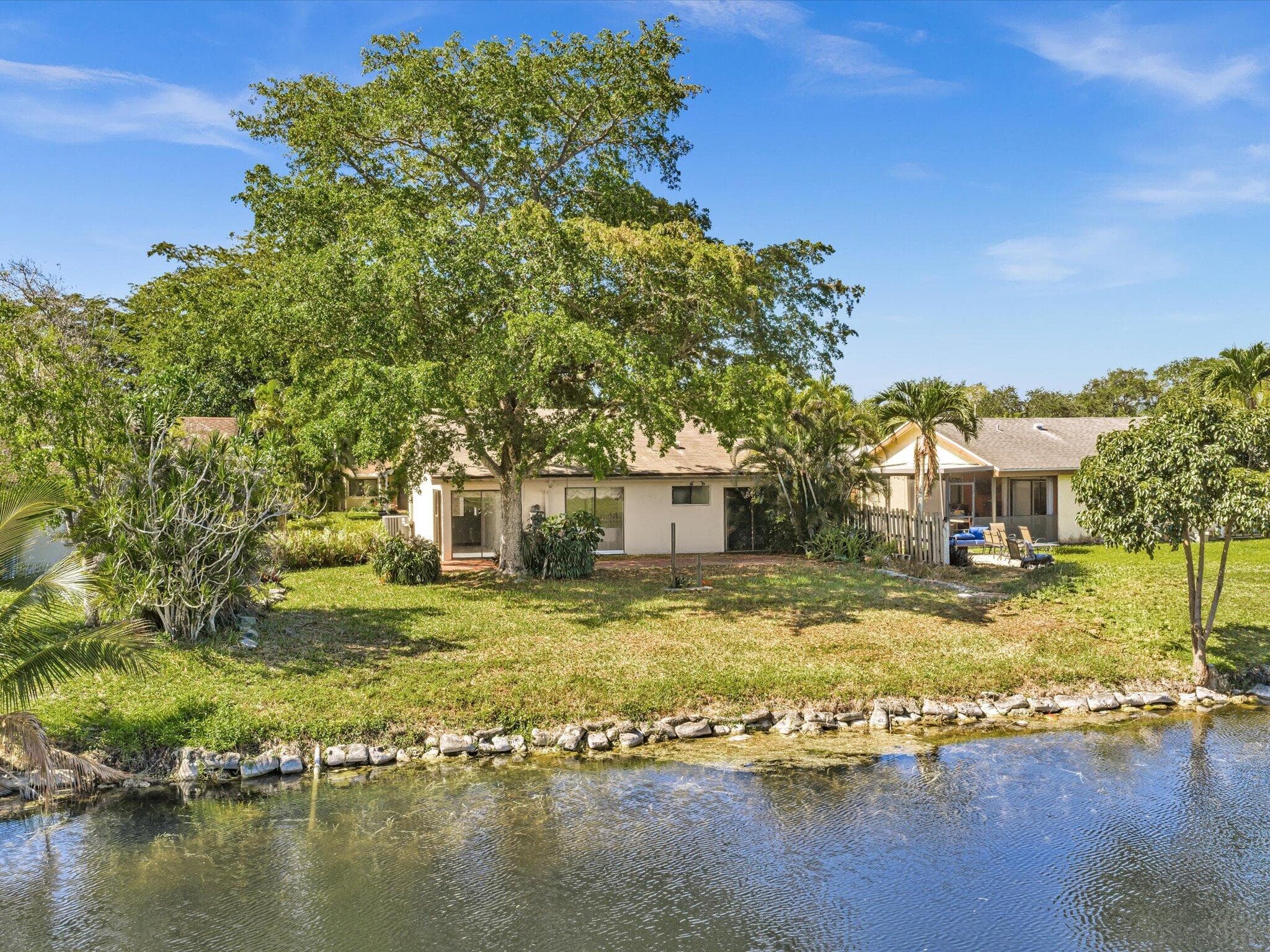 8949 NW 9th Place, Plantation, FL 33324 — photo 4 of 67