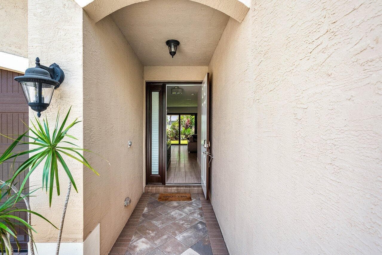 8068 Lemon Serpentine Lane, Delray Beach, FL 33446 — photo 8 of 56