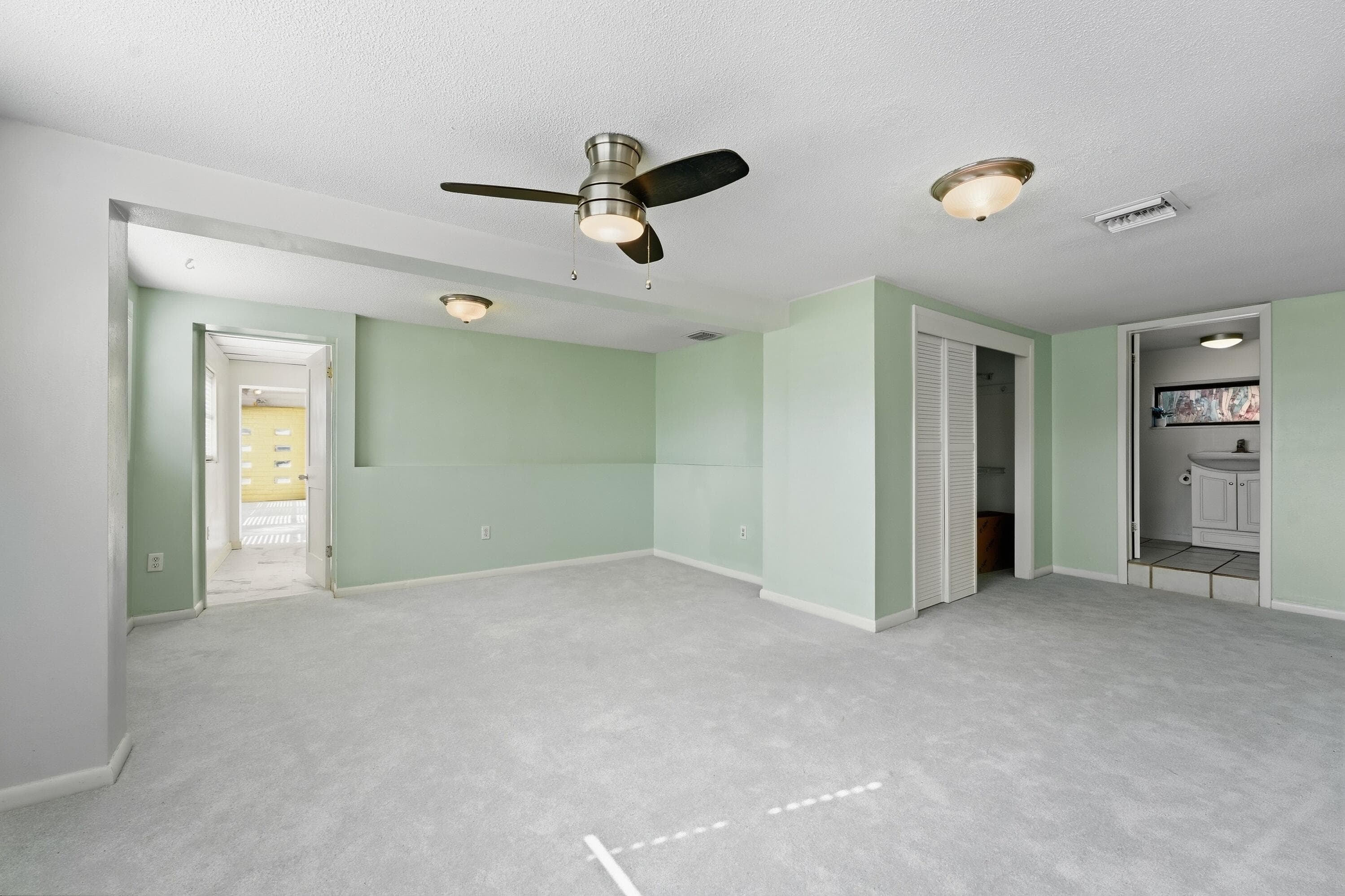 107 Fernandina Street, Fort Pierce, FL 34949 — photo 13 of 33