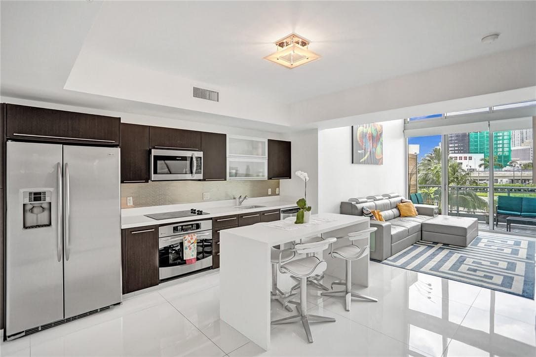 90 SW 3rd Street Th300b, Miami, FL 33130 — photo 8 of 33