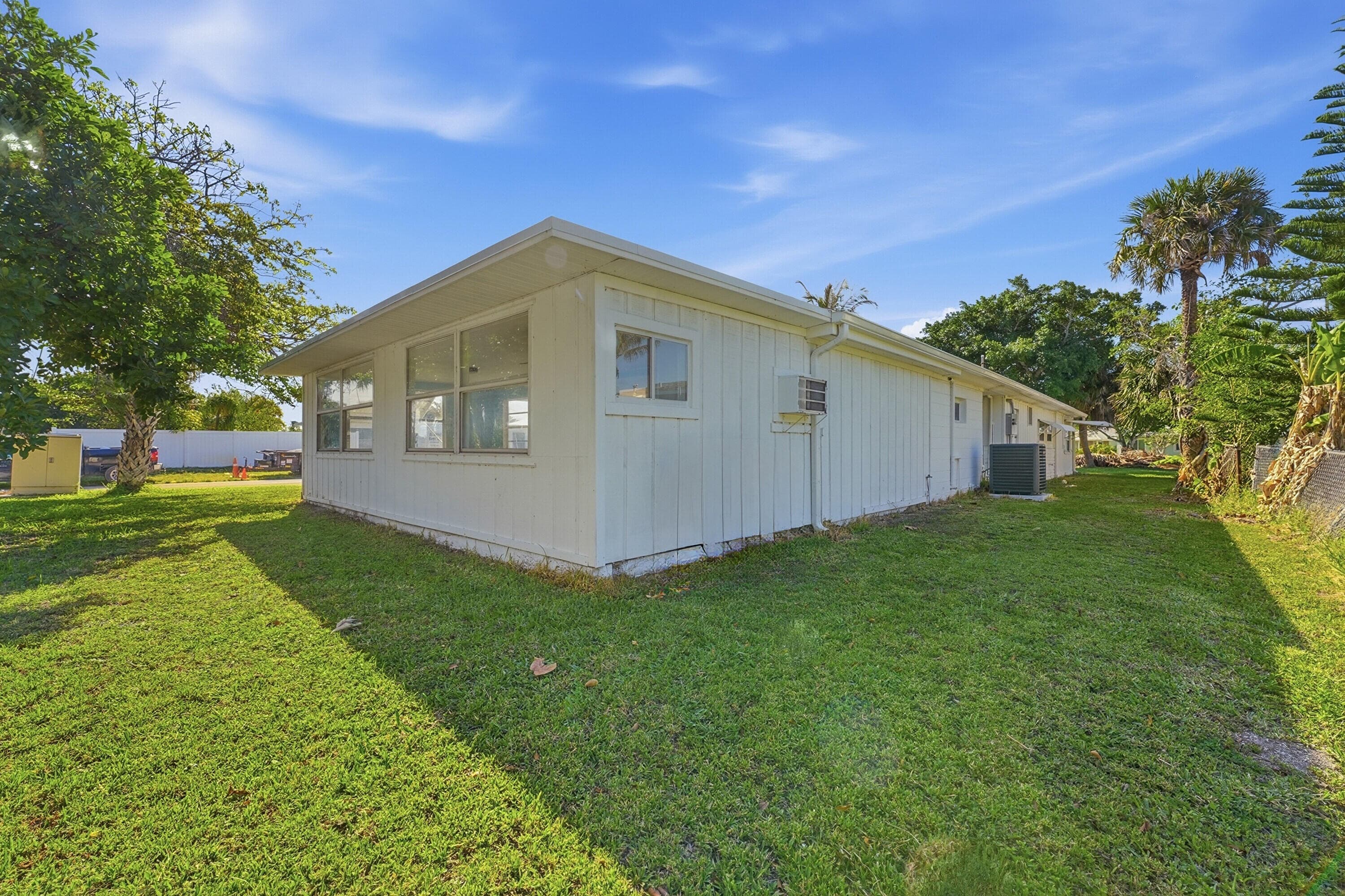 107 Fernandina Street, Fort Pierce, FL 34949 — photo 26 of 33