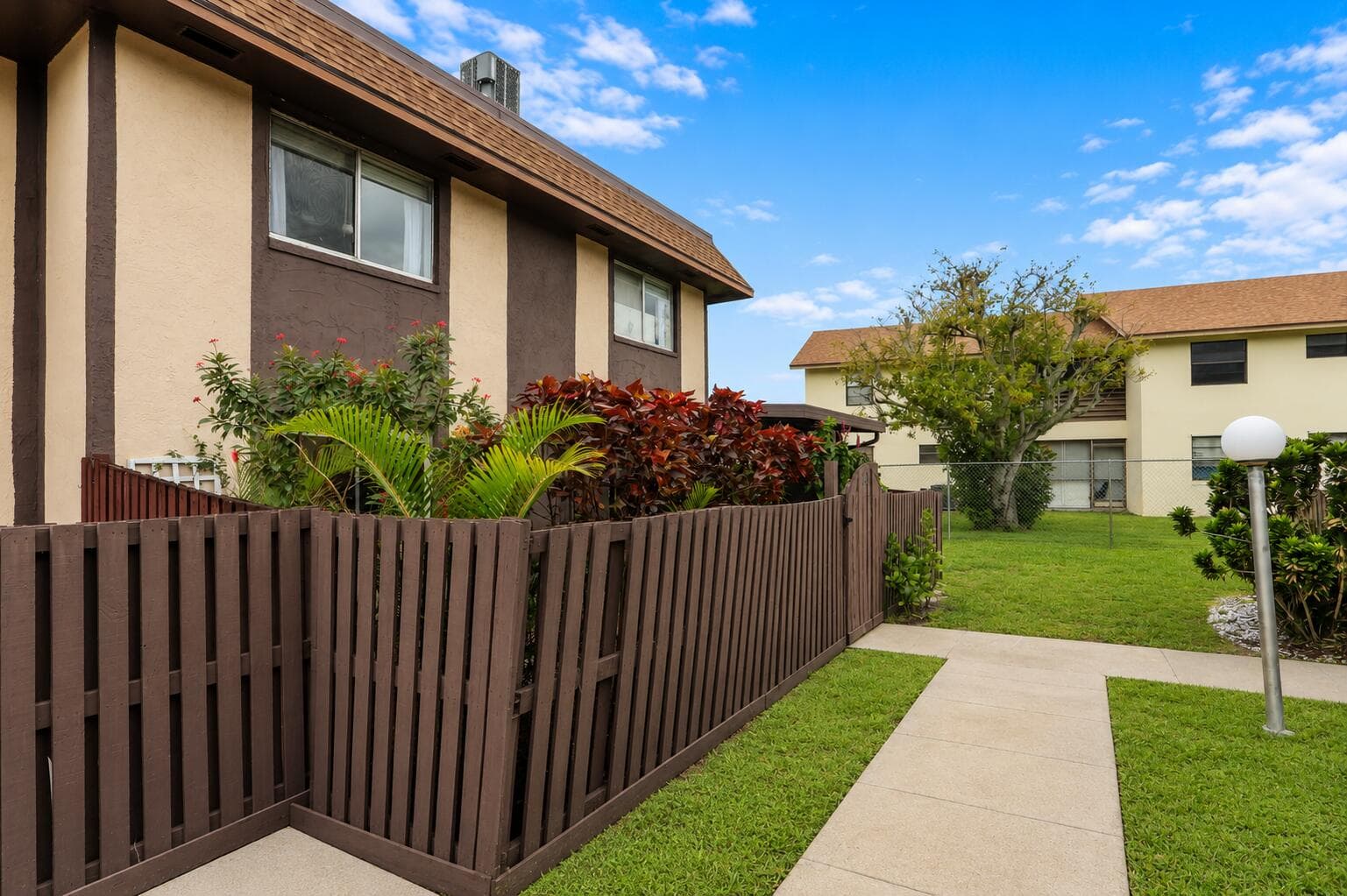 2116 Sherwood Forest Boulevard 28, West Palm Beach, FL 33415 — photo 30 of 37