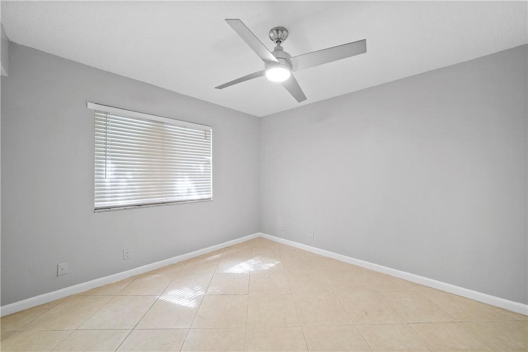 503 Gardens Drive 202, Pompano Beach, FL 33069 — photo 19 of 35