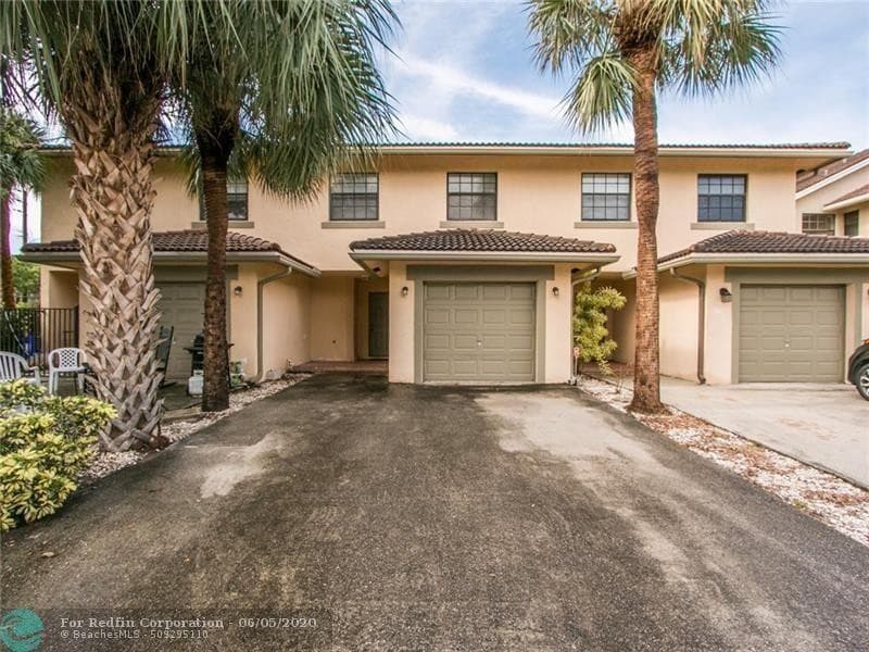 246 Avenue L, Delray Beach, FL 33483 — photo 1 of 67