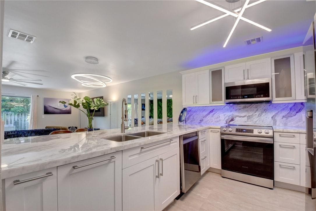 246 Avenue L, Delray Beach, FL 33483 — photo 15 of 67
