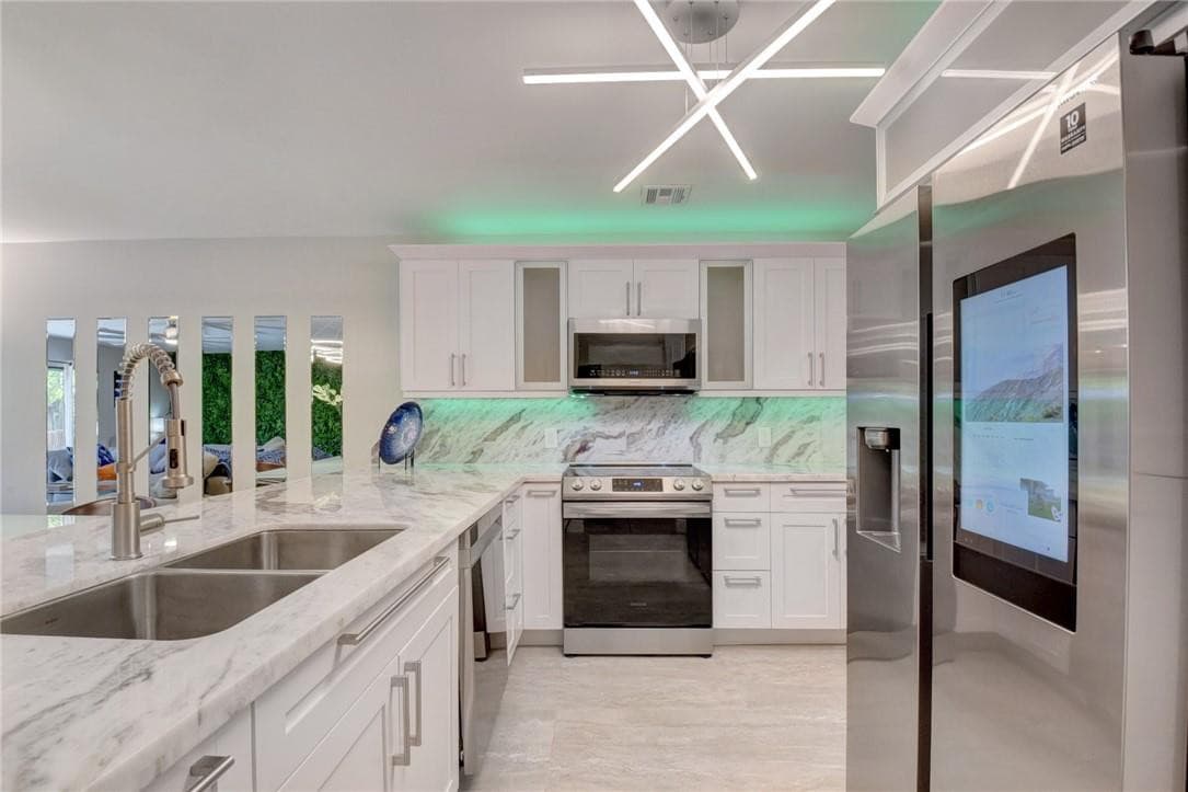 246 Avenue L, Delray Beach, FL 33483 — photo 16 of 67