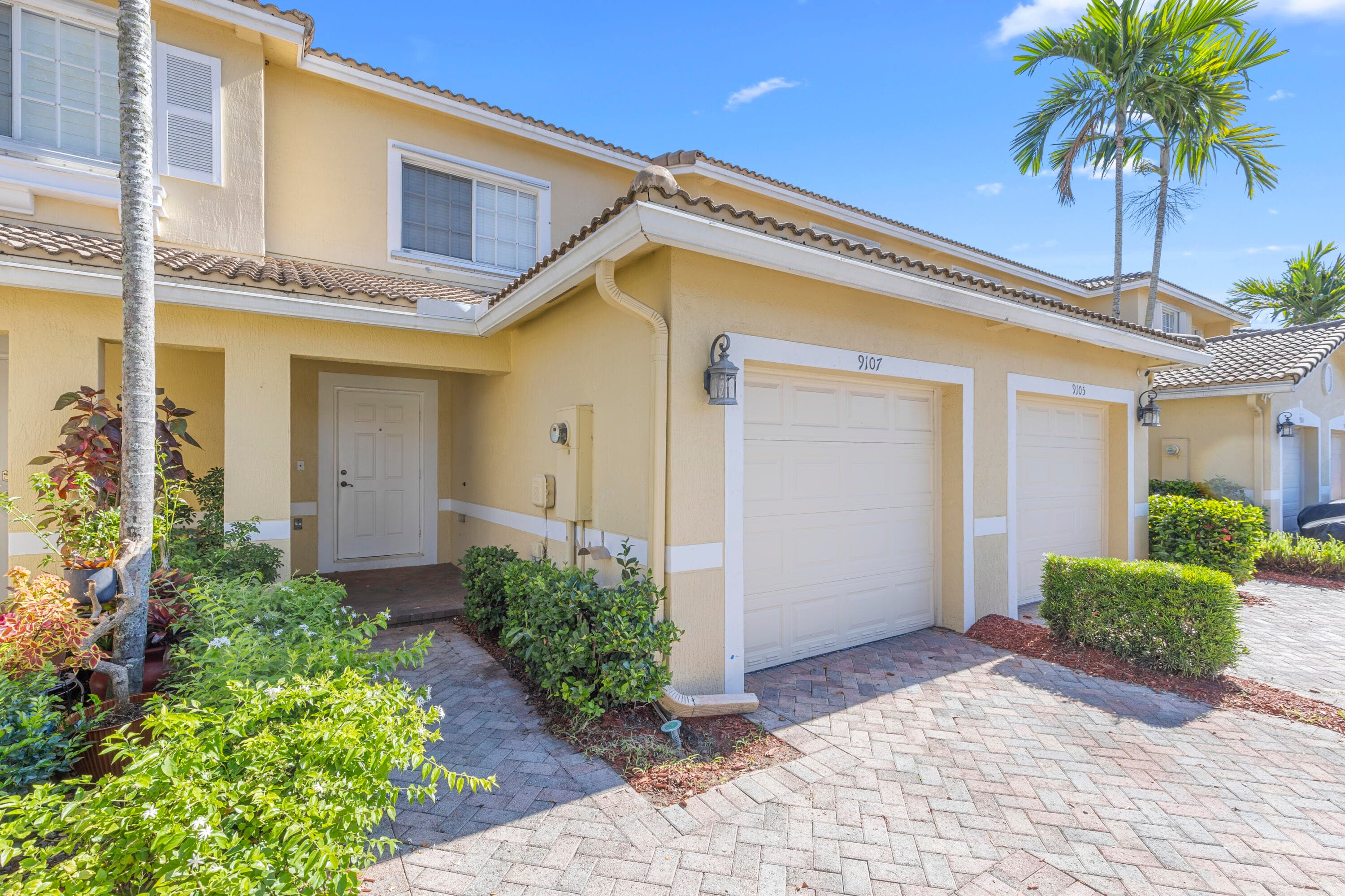 9107 Chambers Street 9107, Tamarac, FL 33321 — photo 1 of 30