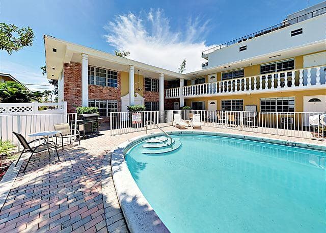 3226 NE 12th Street 3, Pompano Beach, FL 33062 — photo 1 of 13
