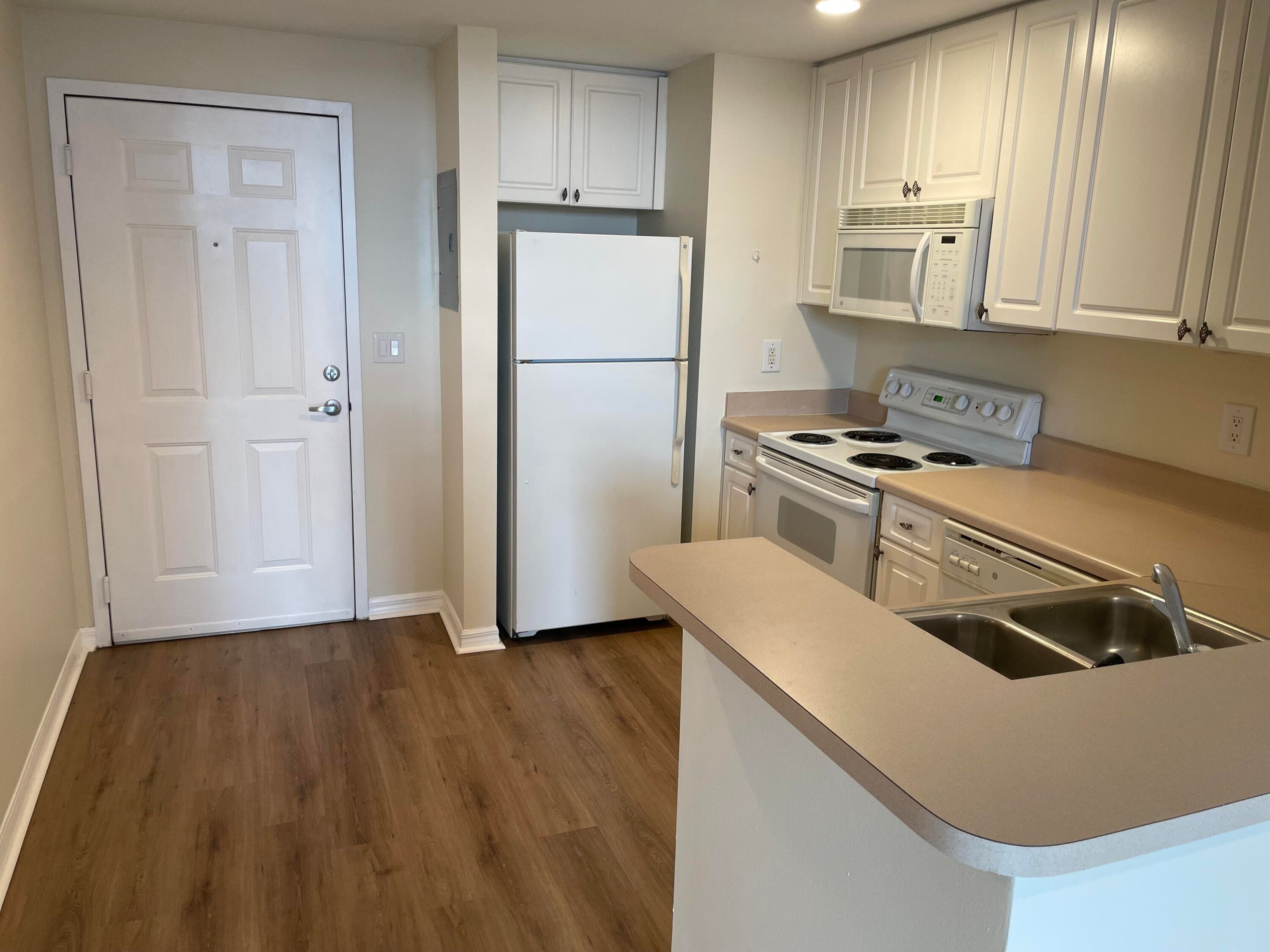 255 Evernia Street 513, West Palm Beach, FL 33401 — photo 7 of 11