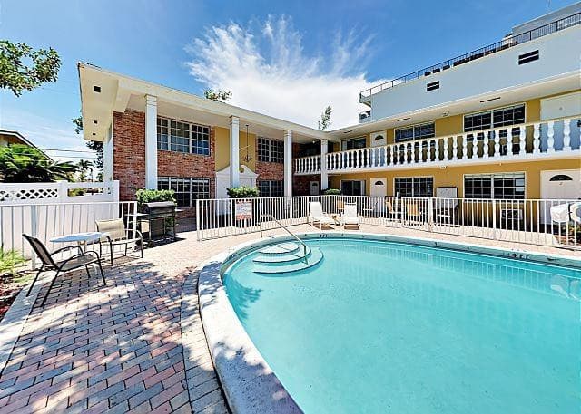 3226 NE 12th Street 8, Pompano Beach, FL 33062 — photo 1 of 16