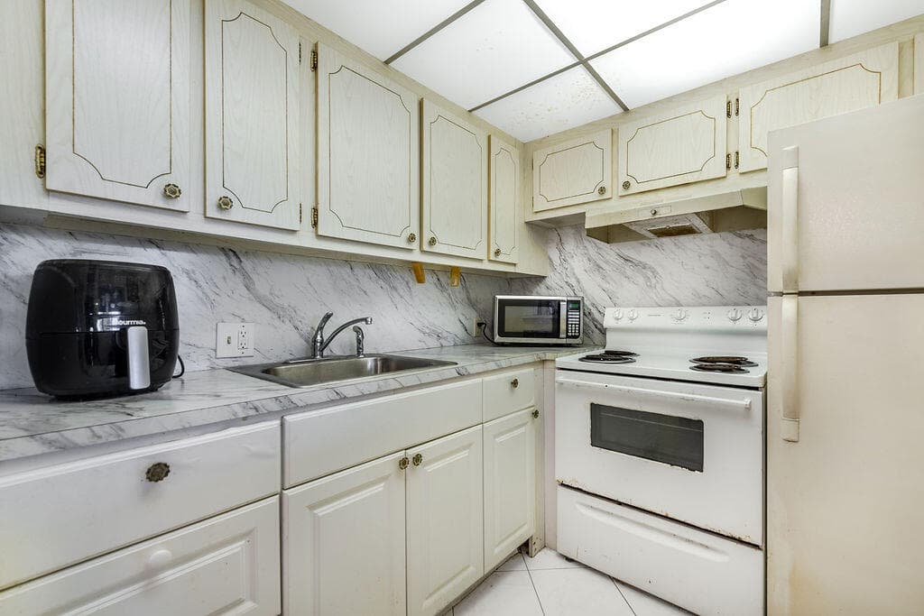 301 Preston H 301, Boca Raton, FL 33434 — photo 9 of 21