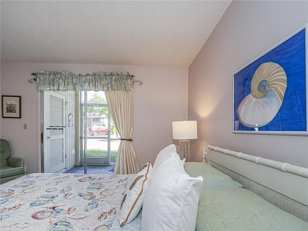 21 Pine Arbor Lane 104, Vero Beach, FL 32962 — photo 12 of 36