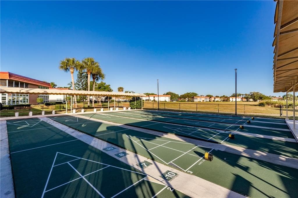 21 Pine Arbor Lane 104, Vero Beach, FL 32962 — photo 29 of 36