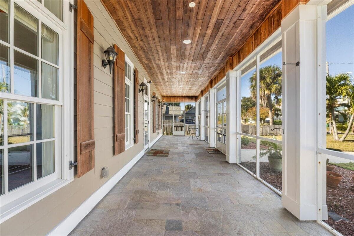 531 Sunset Boulevard, Melbourne Beach, FL 32951 — photo 6 of 70