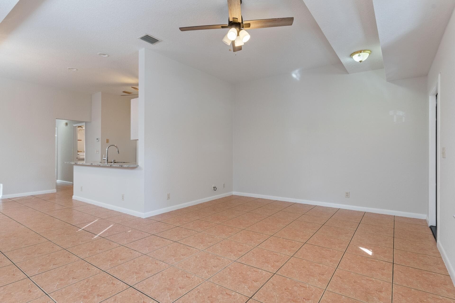 623 N L Street 1 (left Side), Lake Worth Beach, FL 33460 — photo 2 of 17