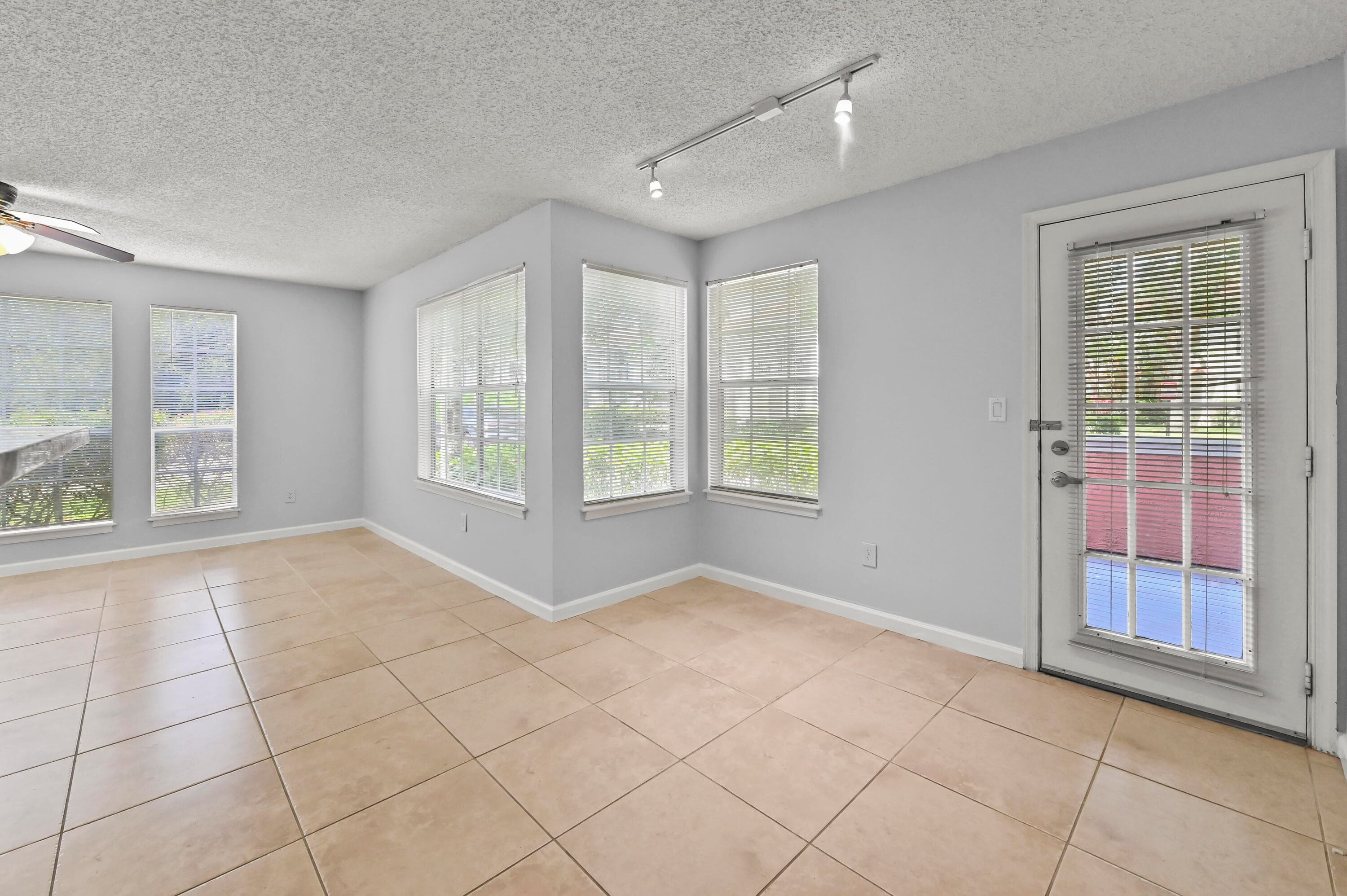 1055 Crystal Way A, Delray Beach, FL 33444 — photo 12 of 28