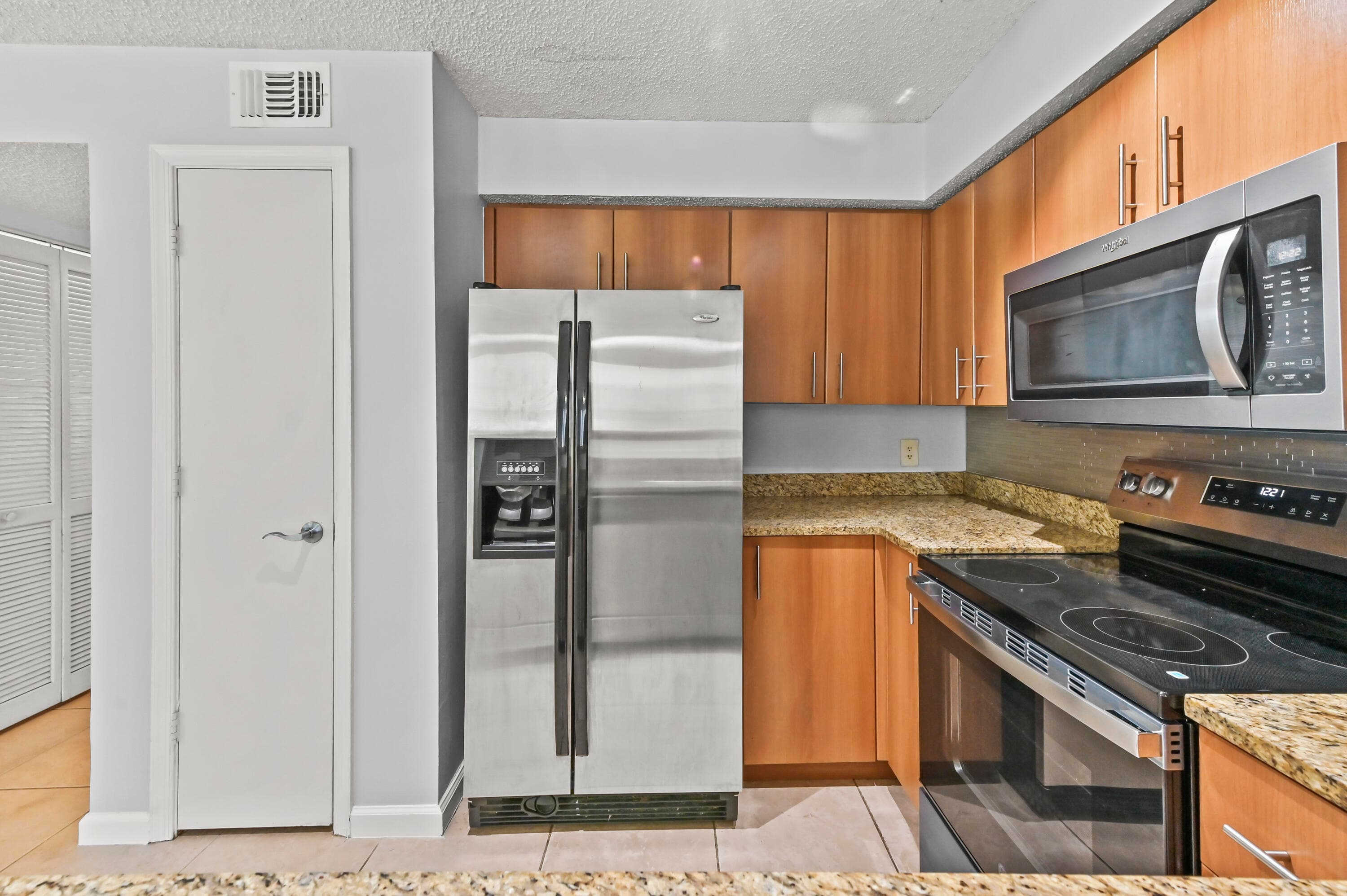 1055 Crystal Way A, Delray Beach, FL 33444 — photo 15 of 28