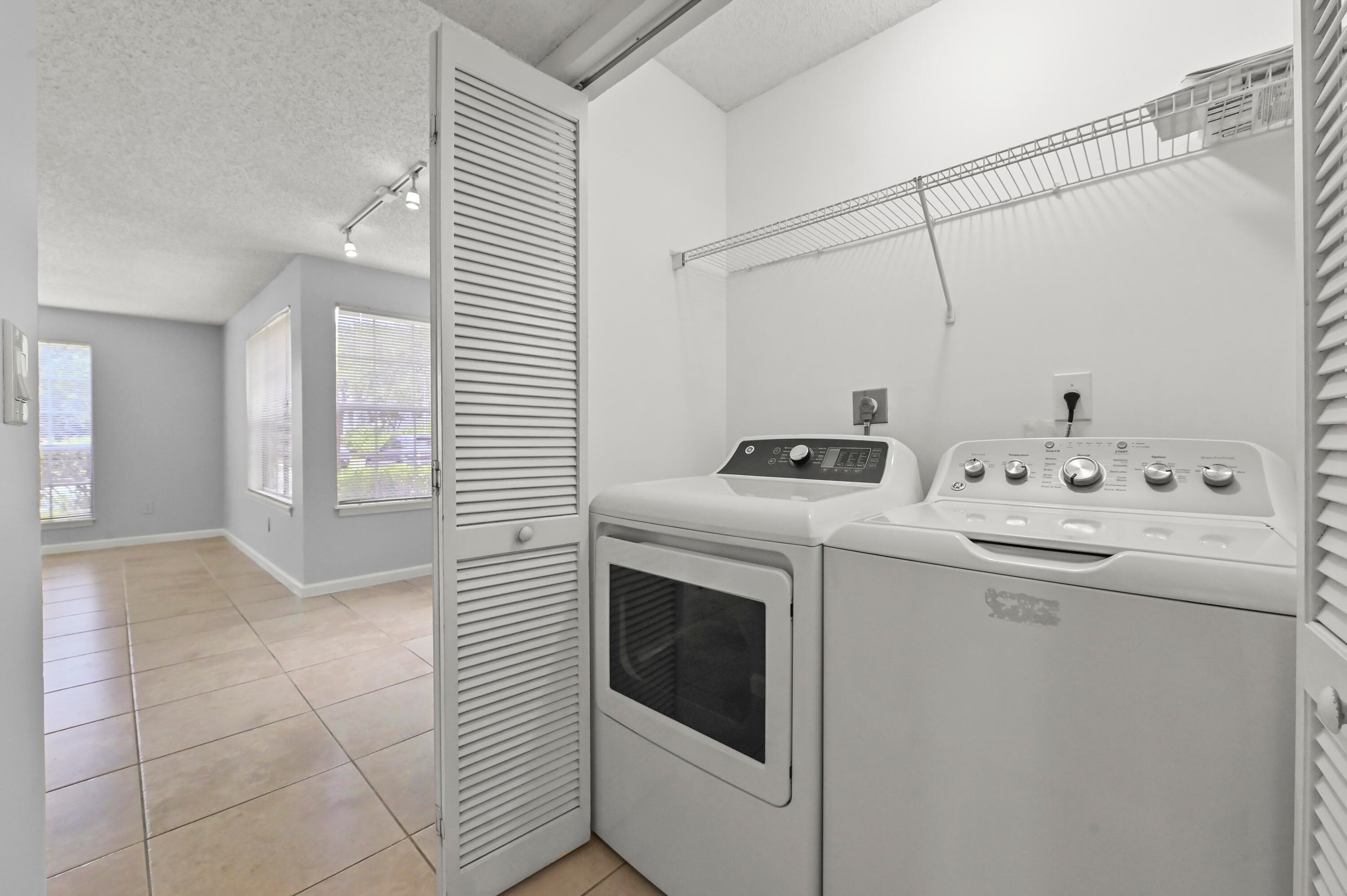 1055 Crystal Way A, Delray Beach, FL 33444 — photo 16 of 28