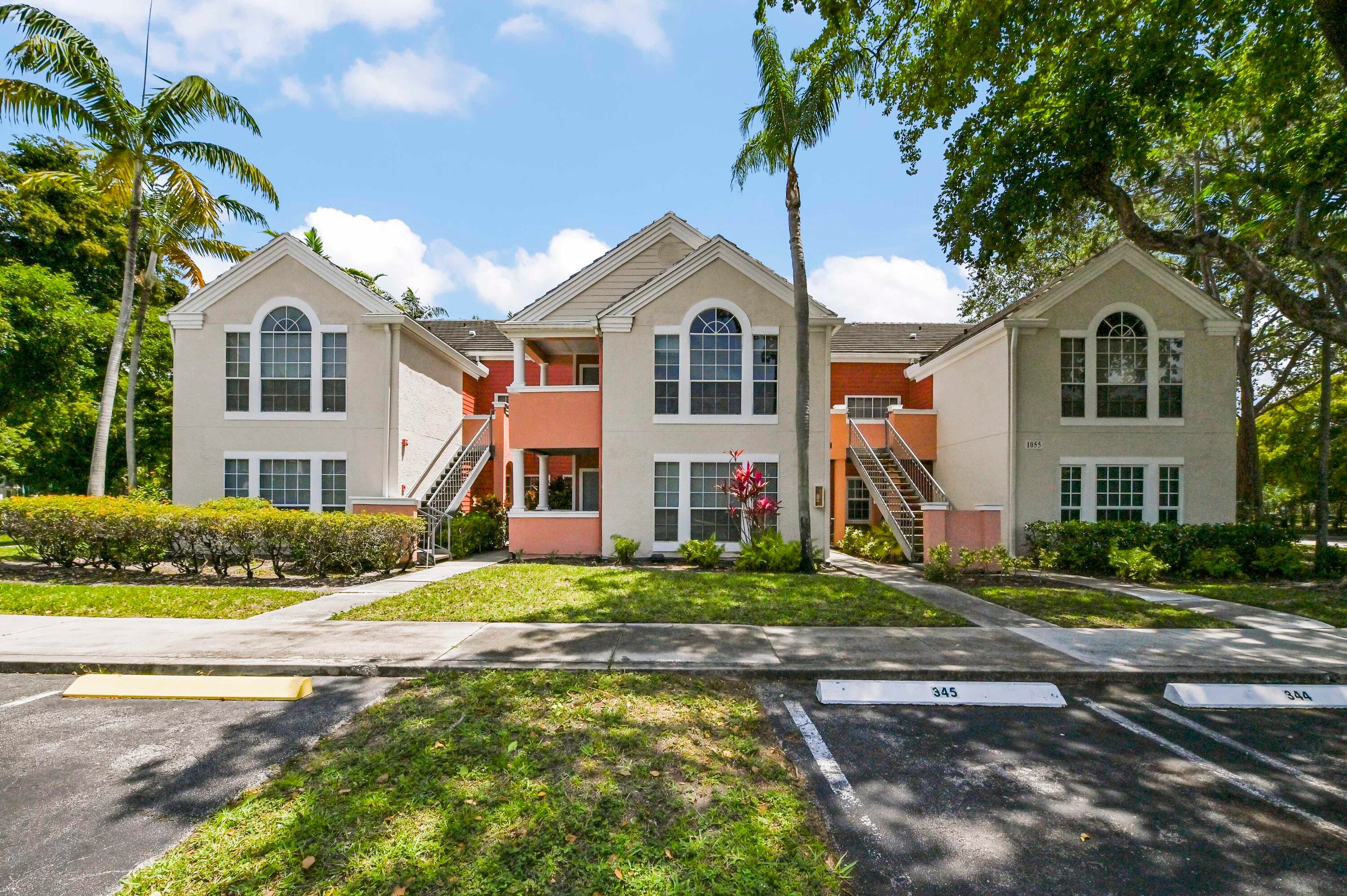 1055 Crystal Way A, Delray Beach, FL 33444 — photo 2 of 28