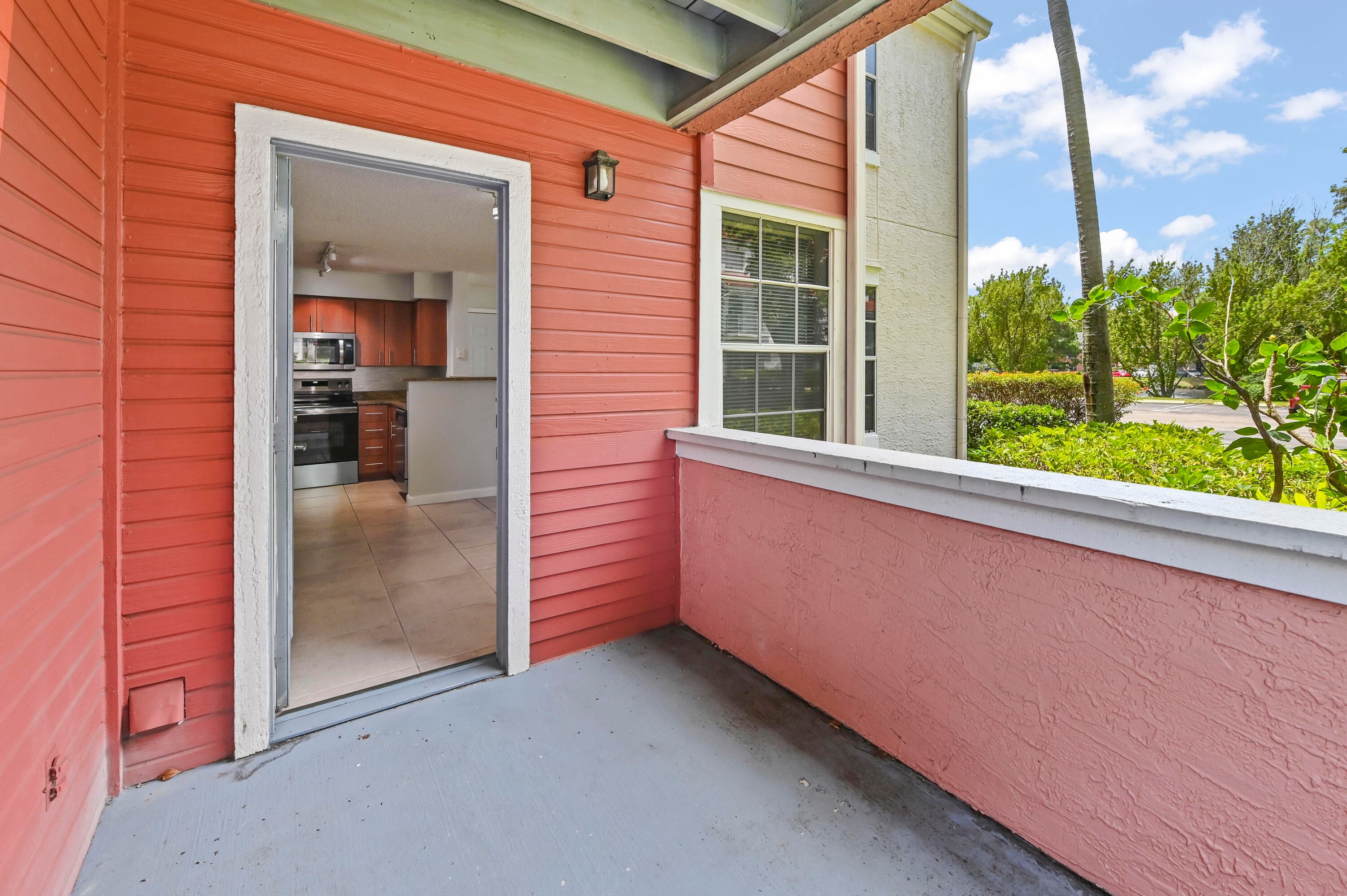 1055 Crystal Way A, Delray Beach, FL 33444 — photo 6 of 28