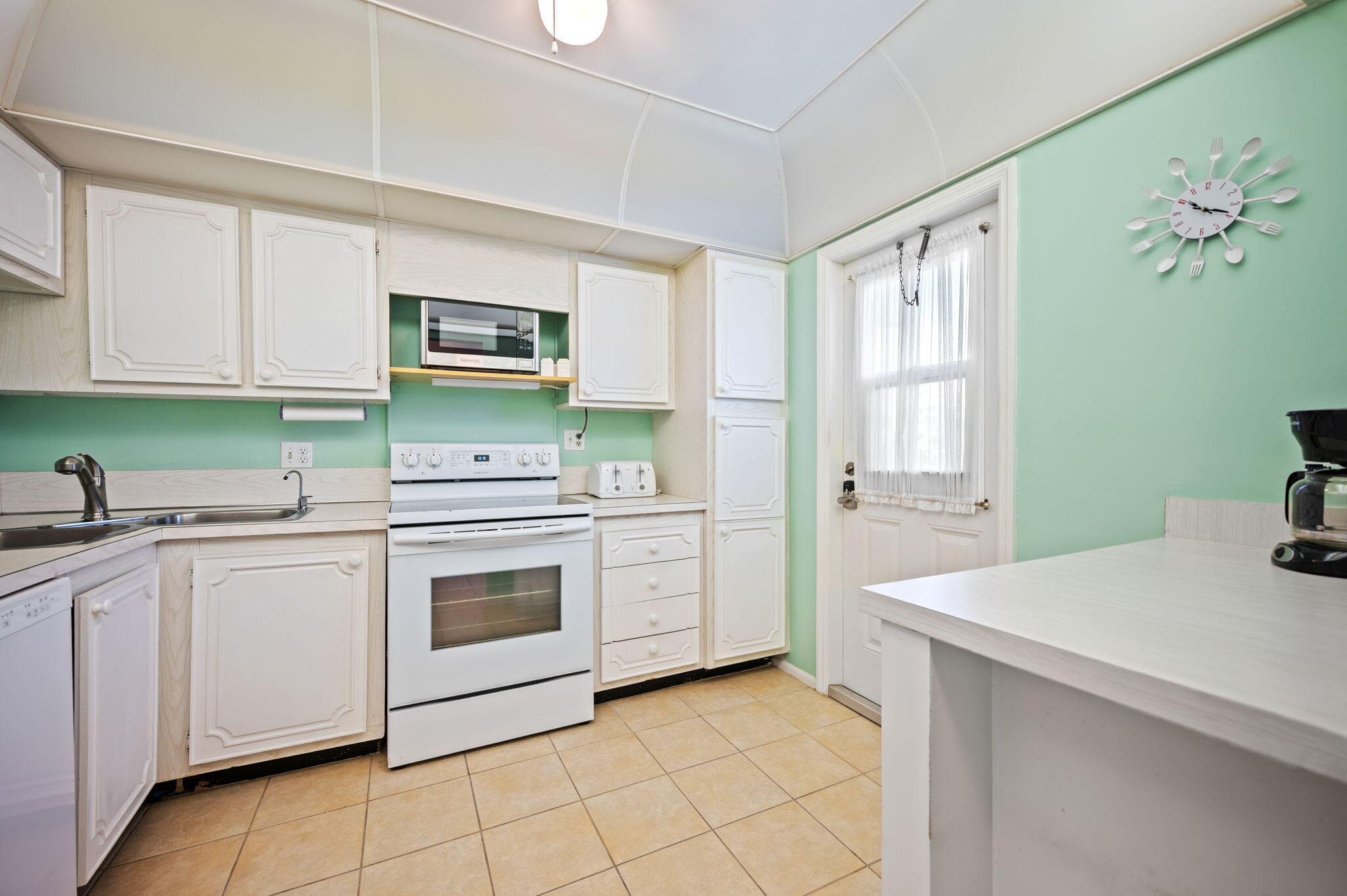 1501 S Ocean Boulevard 204, Pompano Beach, FL 33062 — photo 9 of 34