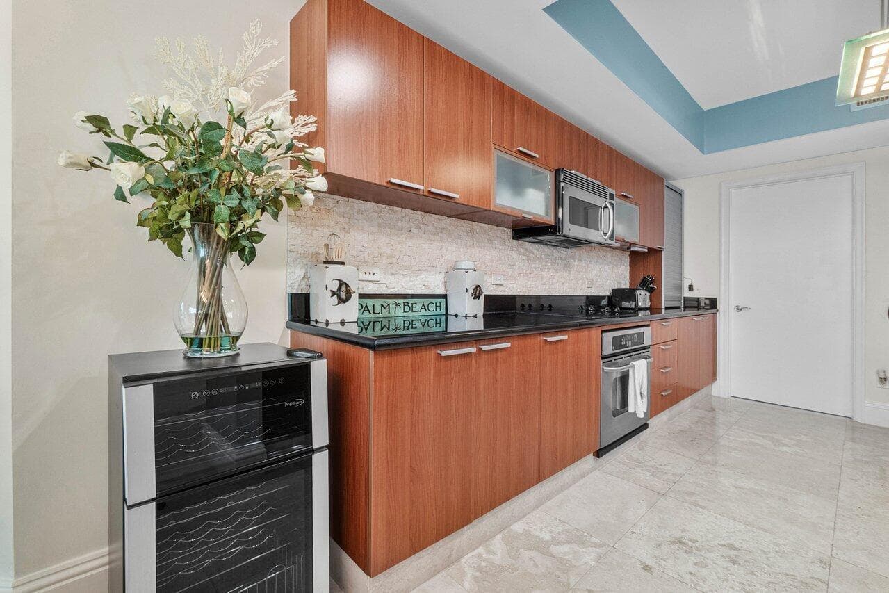 2650 Lake Shore Drive 206, Riviera Beach, FL 33404 — photo 14 of 59