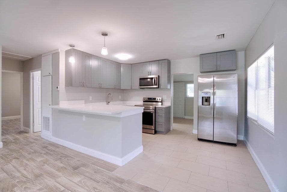 1117 NW 7th Terrace, Fort Lauderdale, FL 33311 — photo 5 of 33