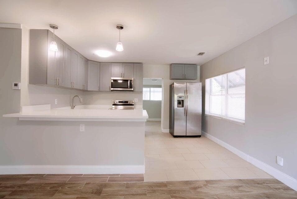 1117 NW 7th Terrace, Fort Lauderdale, FL 33311 — photo 6 of 33