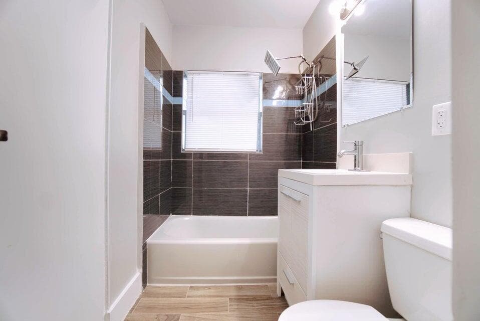 1117 NW 7th Terrace, Fort Lauderdale, FL 33311 — photo 19 of 33