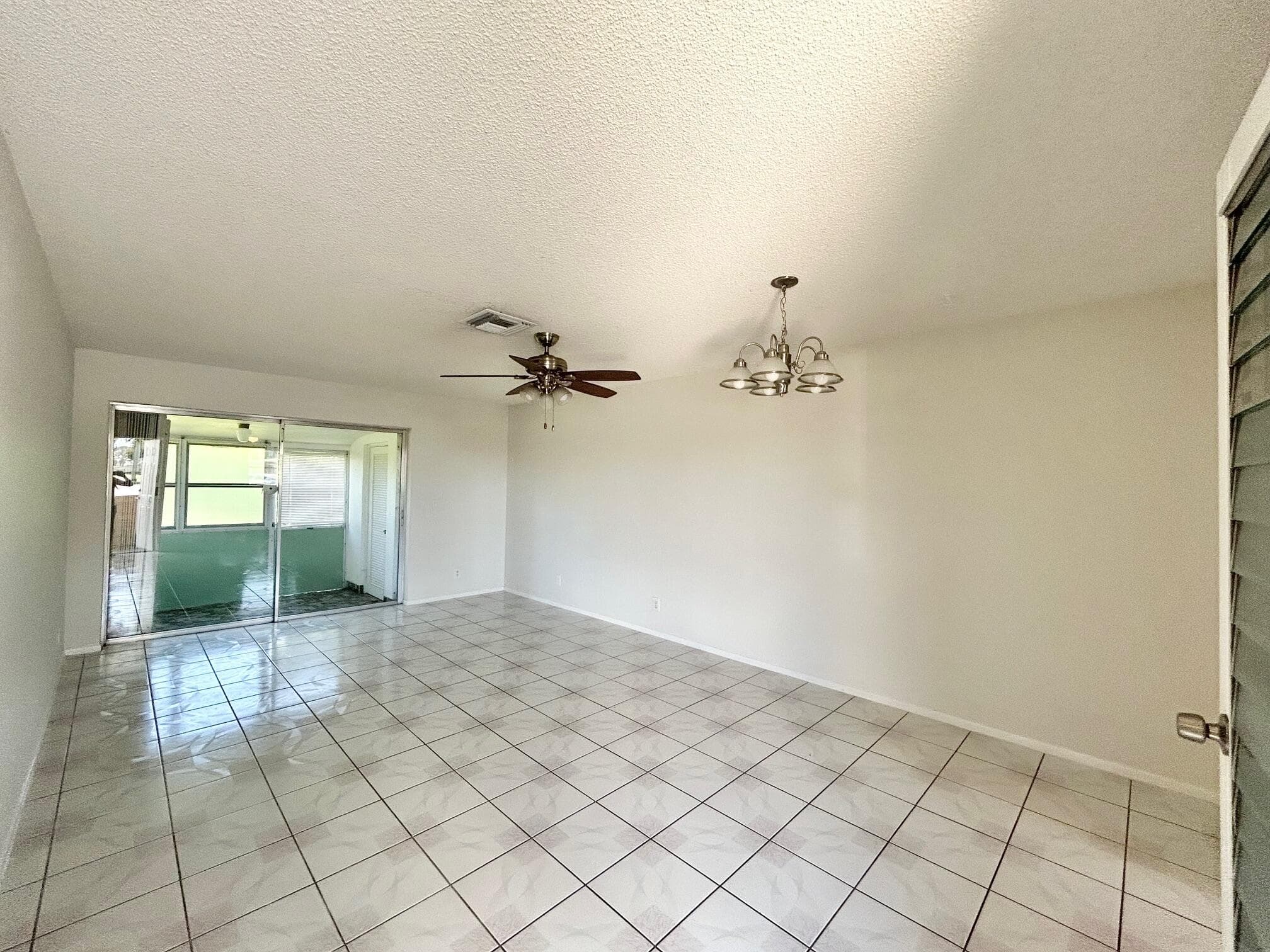 2911 Ashley Dr W J, West Palm Beach, FL 33415 — photo 6 of 31