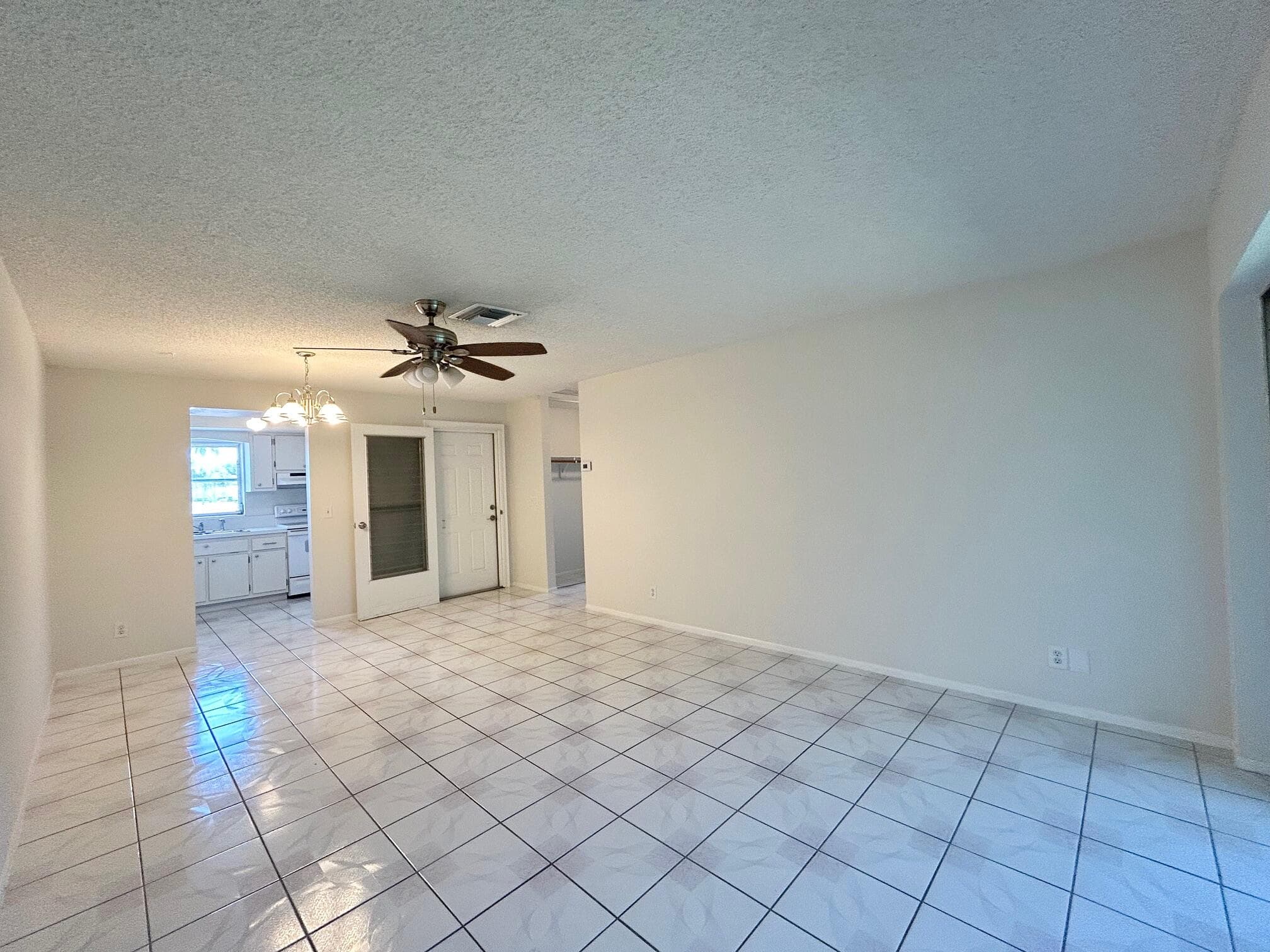 2911 Ashley Dr W J, West Palm Beach, FL 33415 — photo 9 of 31