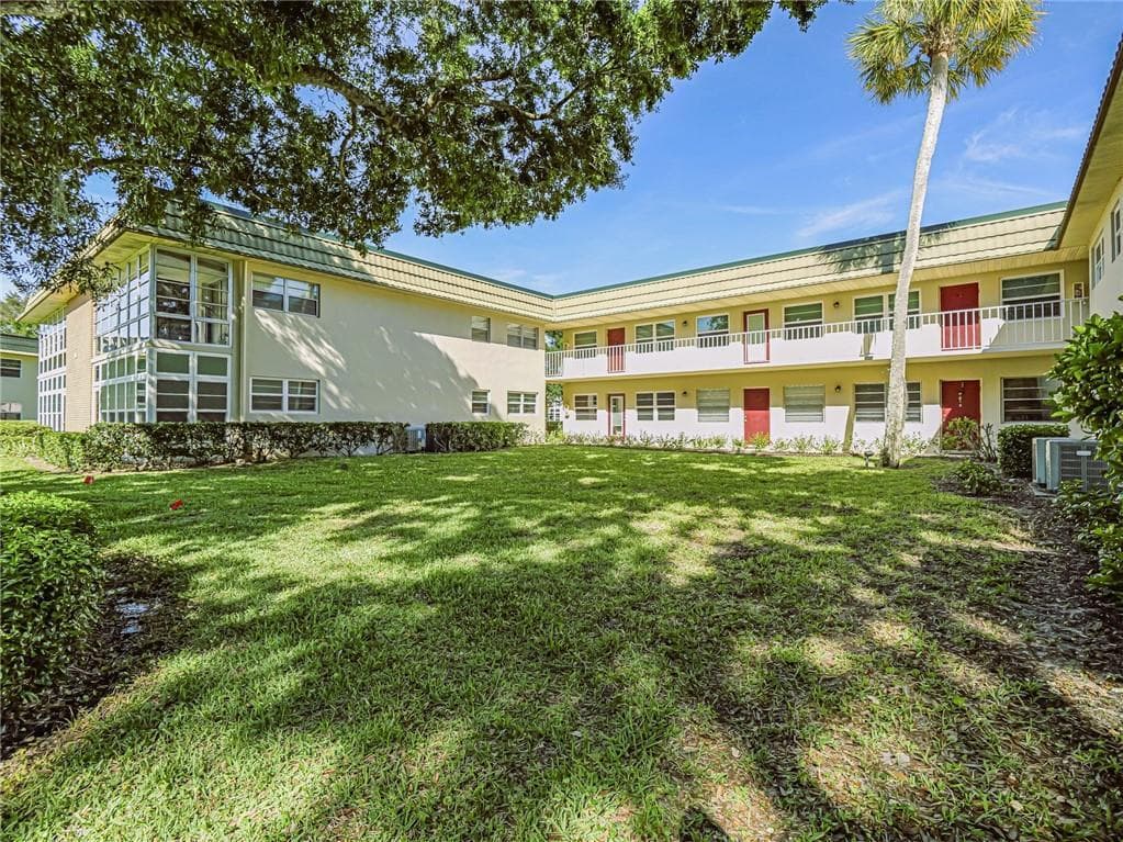 3 Vista Gardens Trail 203, Vero Beach, FL 32962 — photo 3 of 36