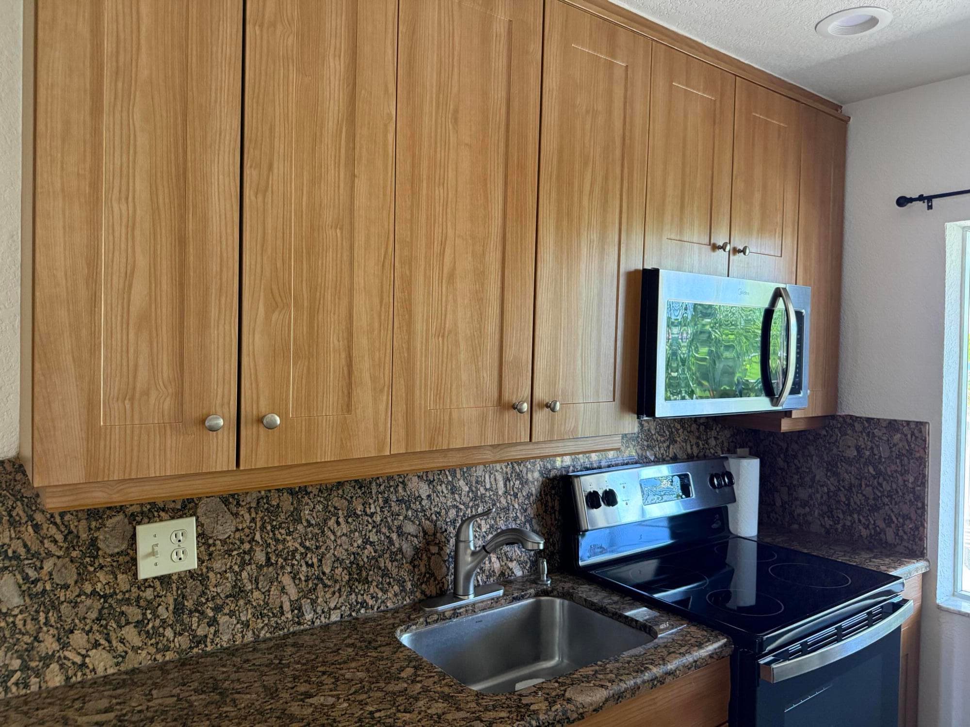 1423 Holly Heights Drive 13, Fort Lauderdale, FL 33304 — photo 2 of 19
