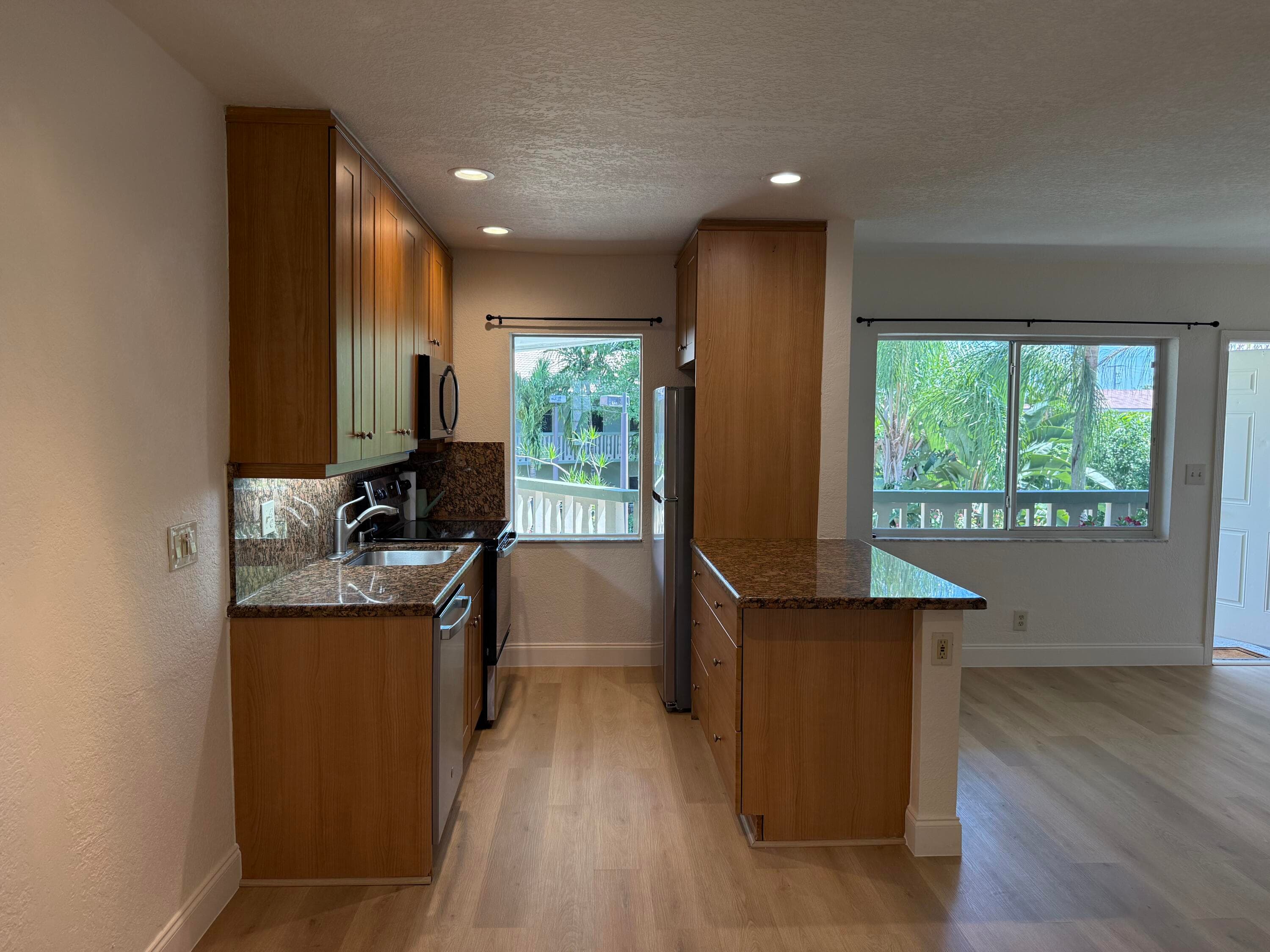 1423 Holly Heights Drive 13, Fort Lauderdale, FL 33304 — photo 5 of 19