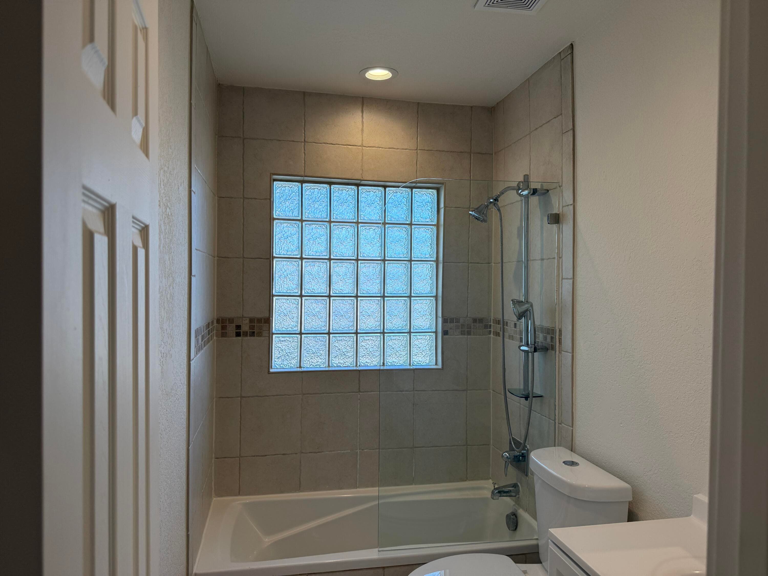 1423 Holly Heights Drive 13, Fort Lauderdale, FL 33304 — photo 13 of 19