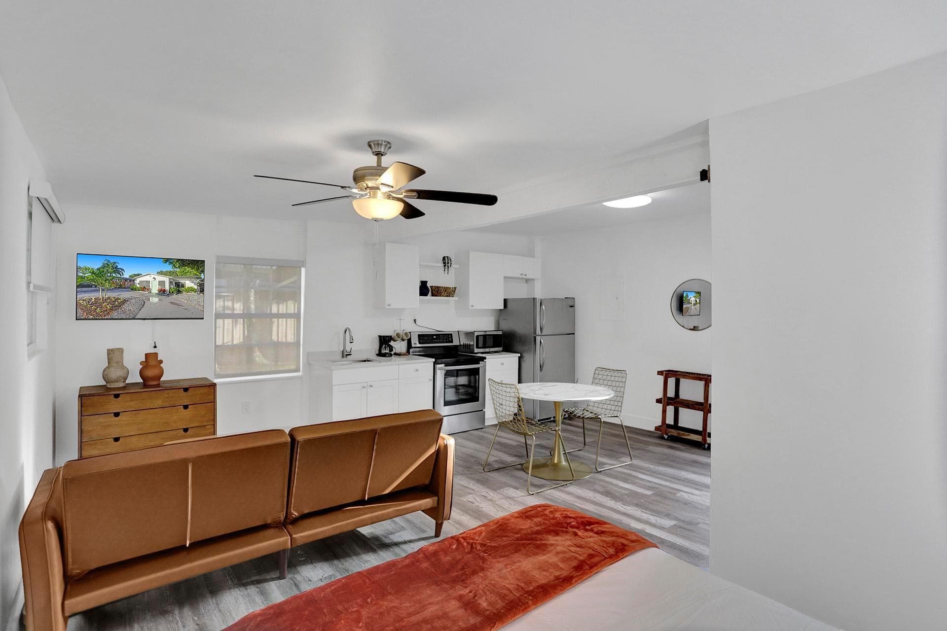 1121 SW 15th Avenue, Fort Lauderdale, FL 33312 — photo 7 of 11
