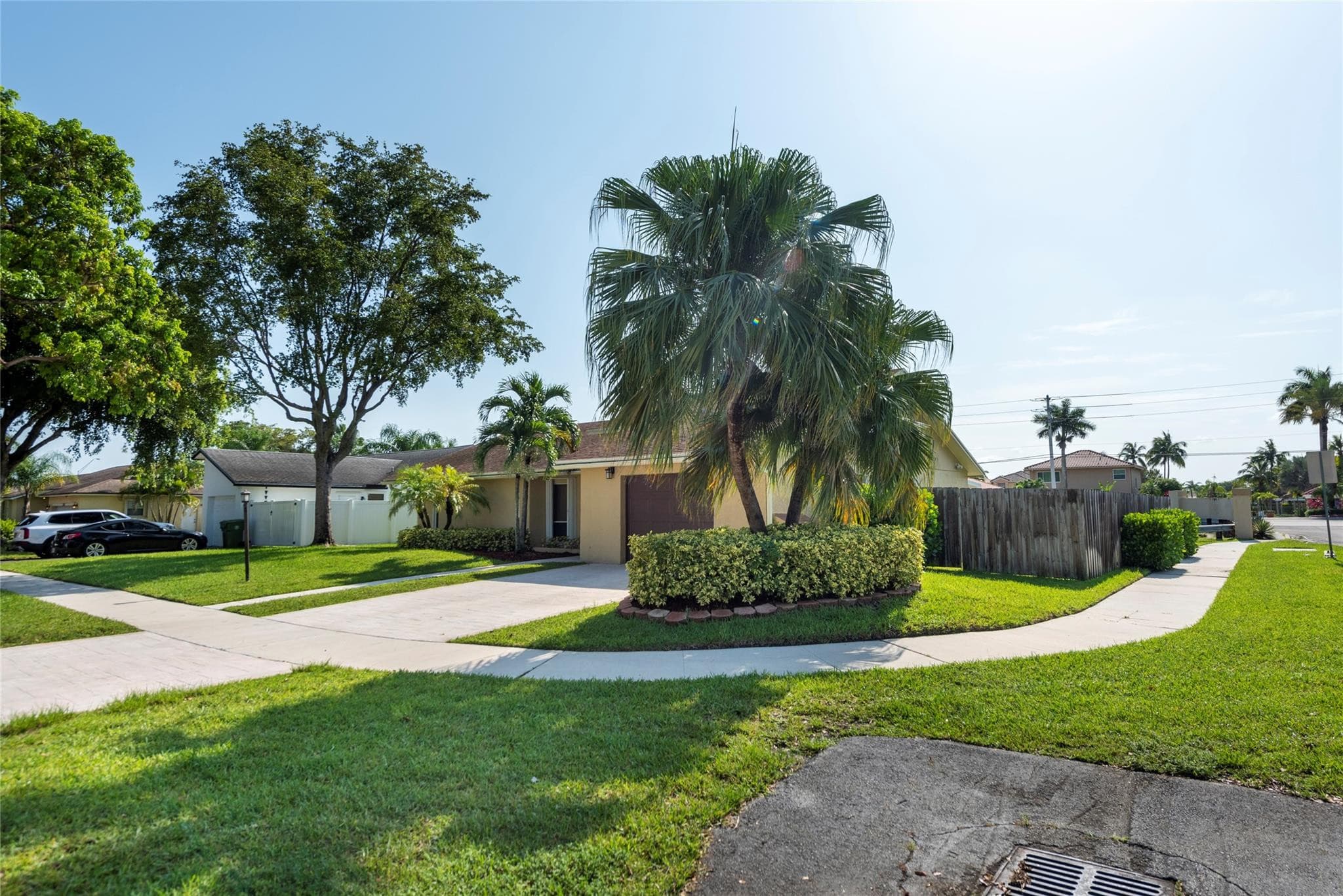 2101 NW 101st Terrace, Pembroke Pines, FL 33026 — photo 2 of 31