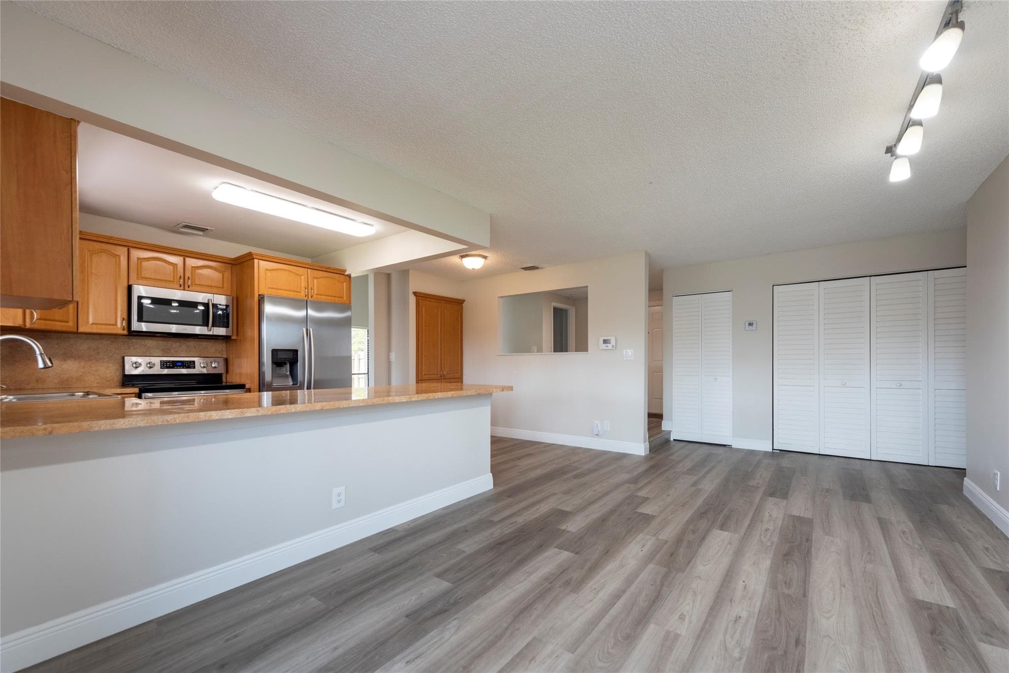 2101 NW 101st Terrace, Pembroke Pines, FL 33026 — photo 11 of 31