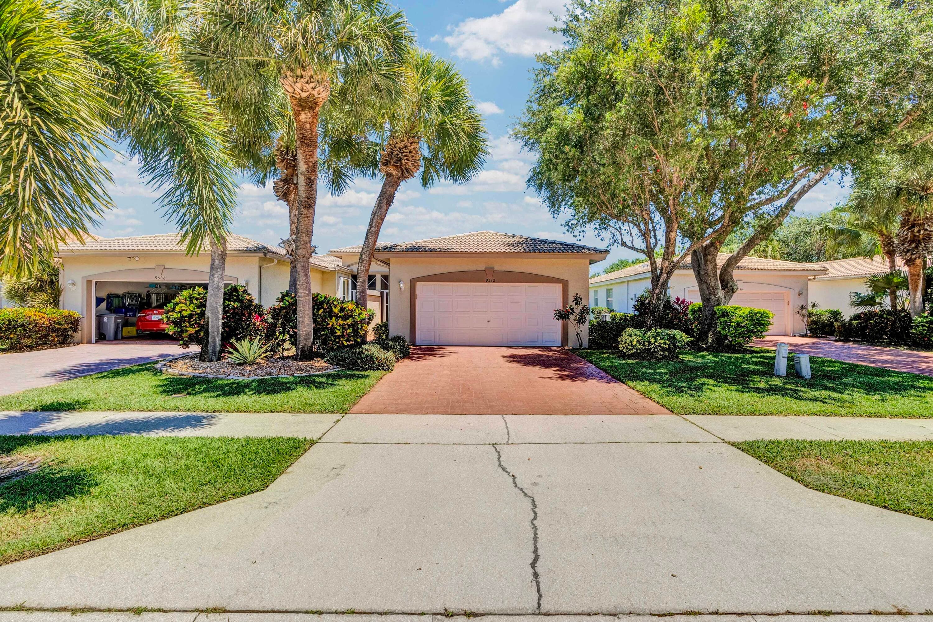 9532 N Crescent View Dr Drive N, Boynton Beach, FL 33437 — photo 2 of 50