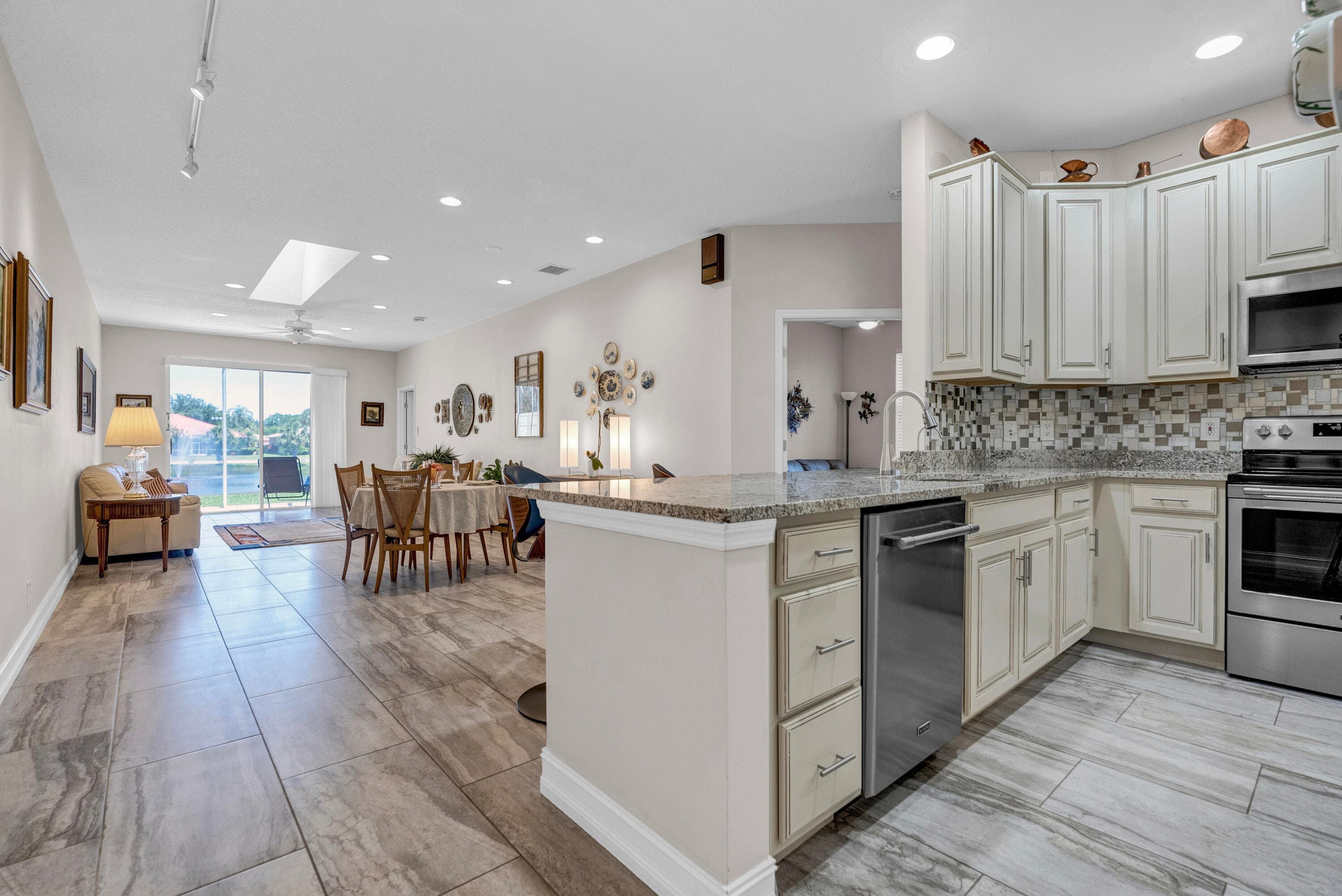 9532 N Crescent View Dr Drive N, Boynton Beach, FL 33437 — photo 5 of 50
