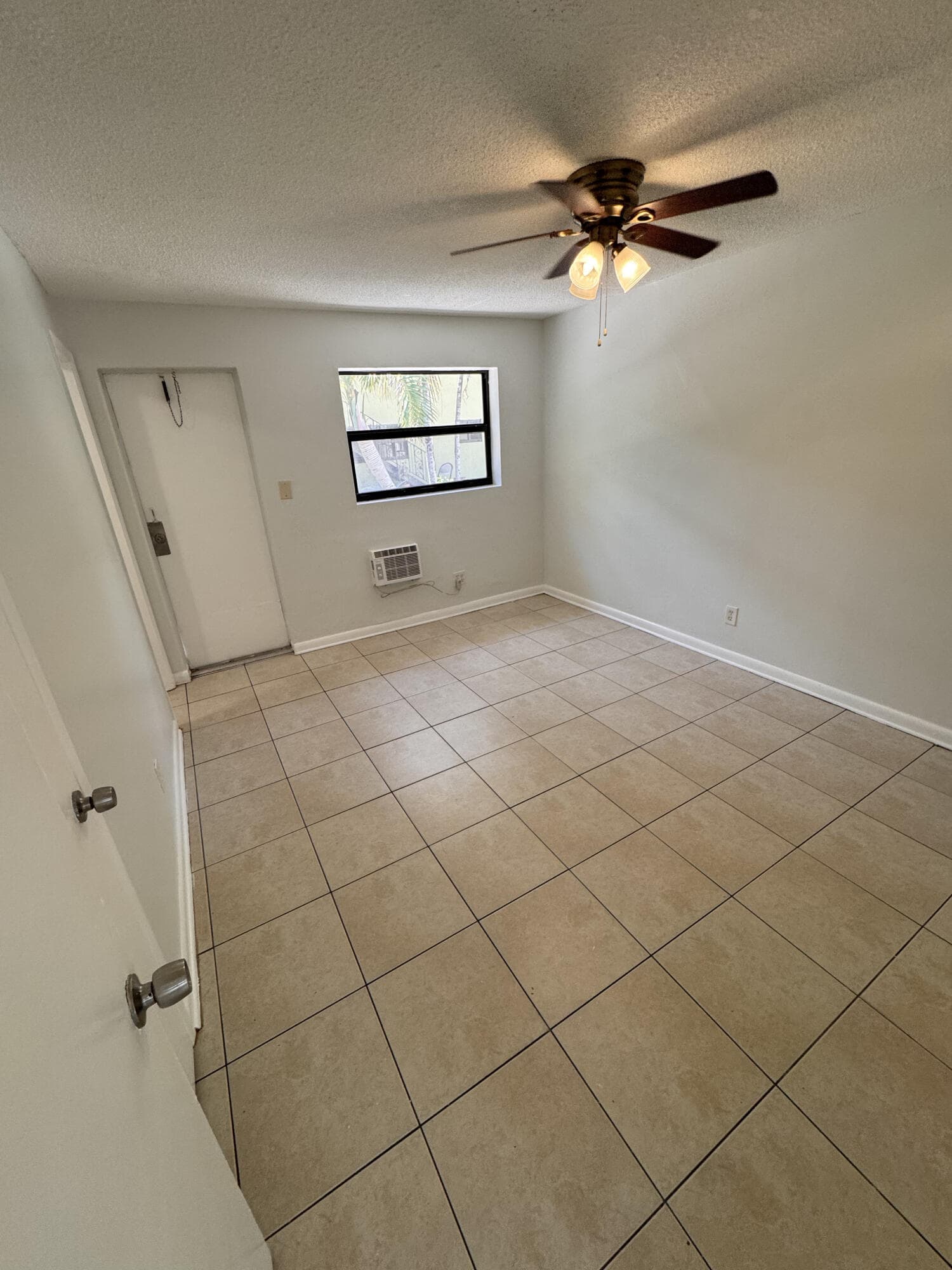 1113 SW 15th Terrace, Fort Lauderdale, FL 33312 — photo 4 of 7