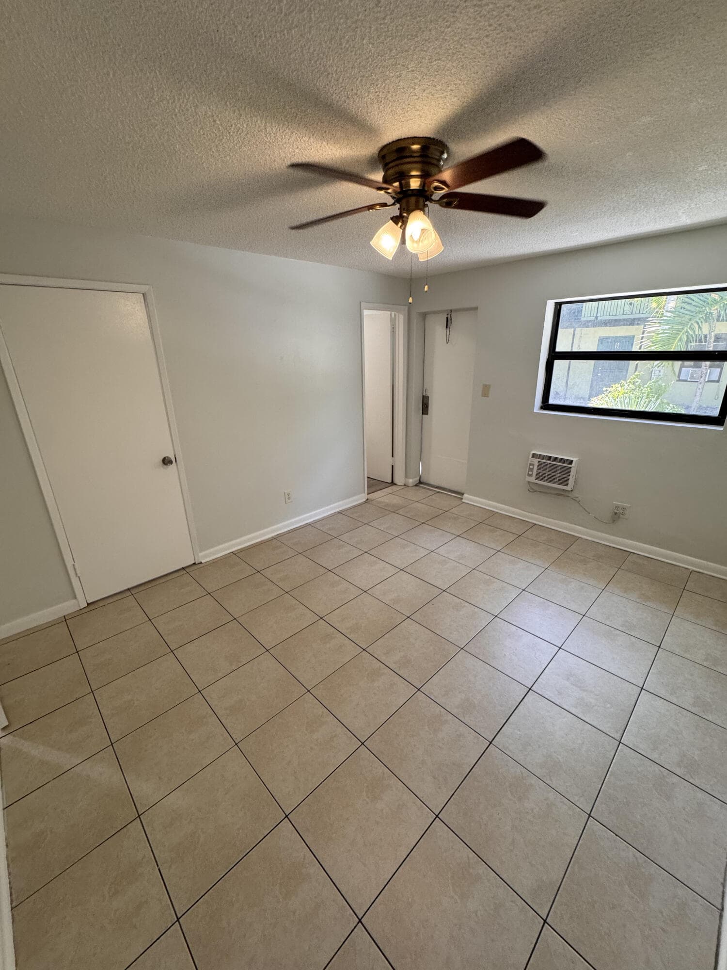 1113 SW 15th Terrace, Fort Lauderdale, FL 33312 — photo 5 of 7
