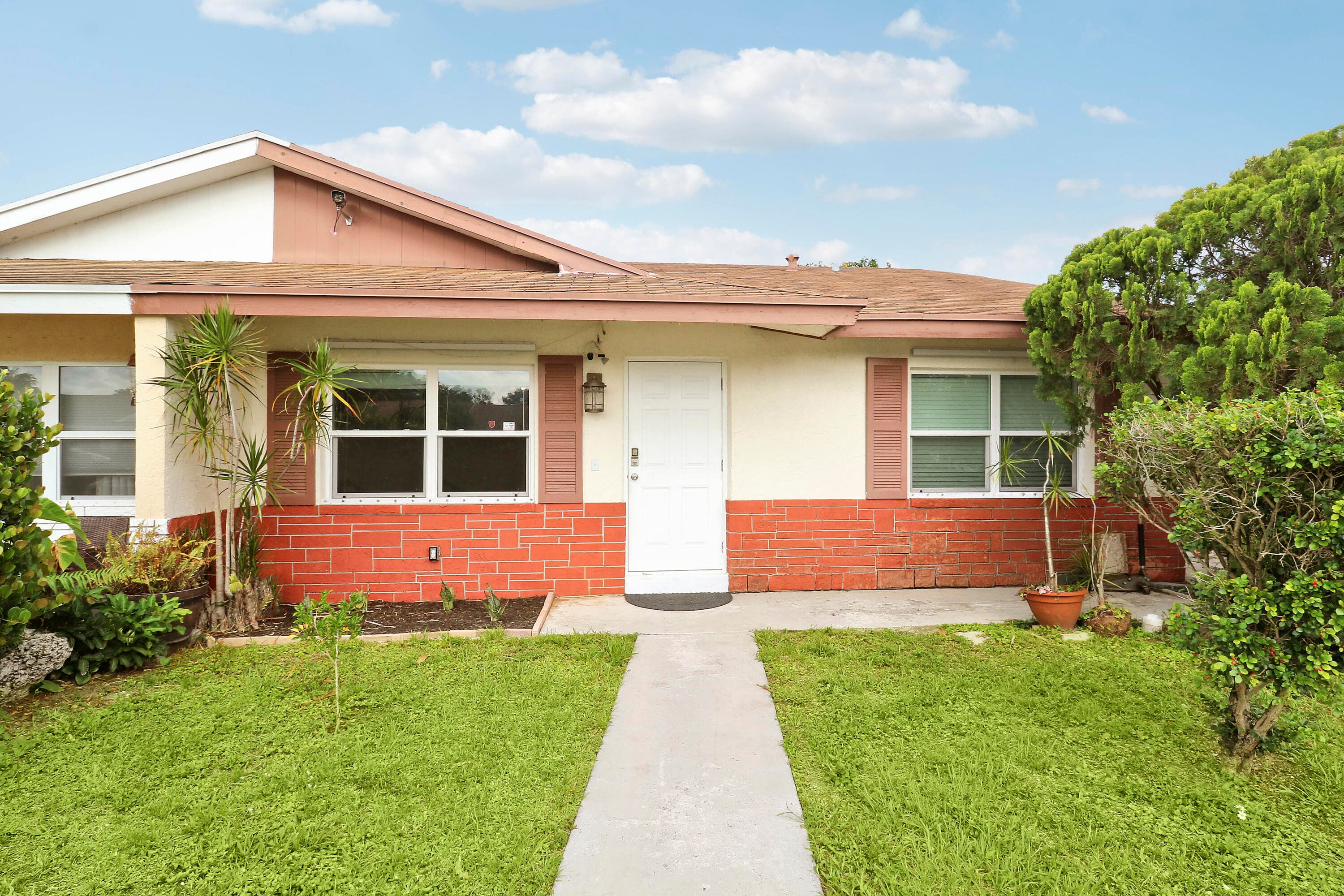 3814 Van Cott Circle, West Palm Beach, FL 33403 — photo 1 of 27
