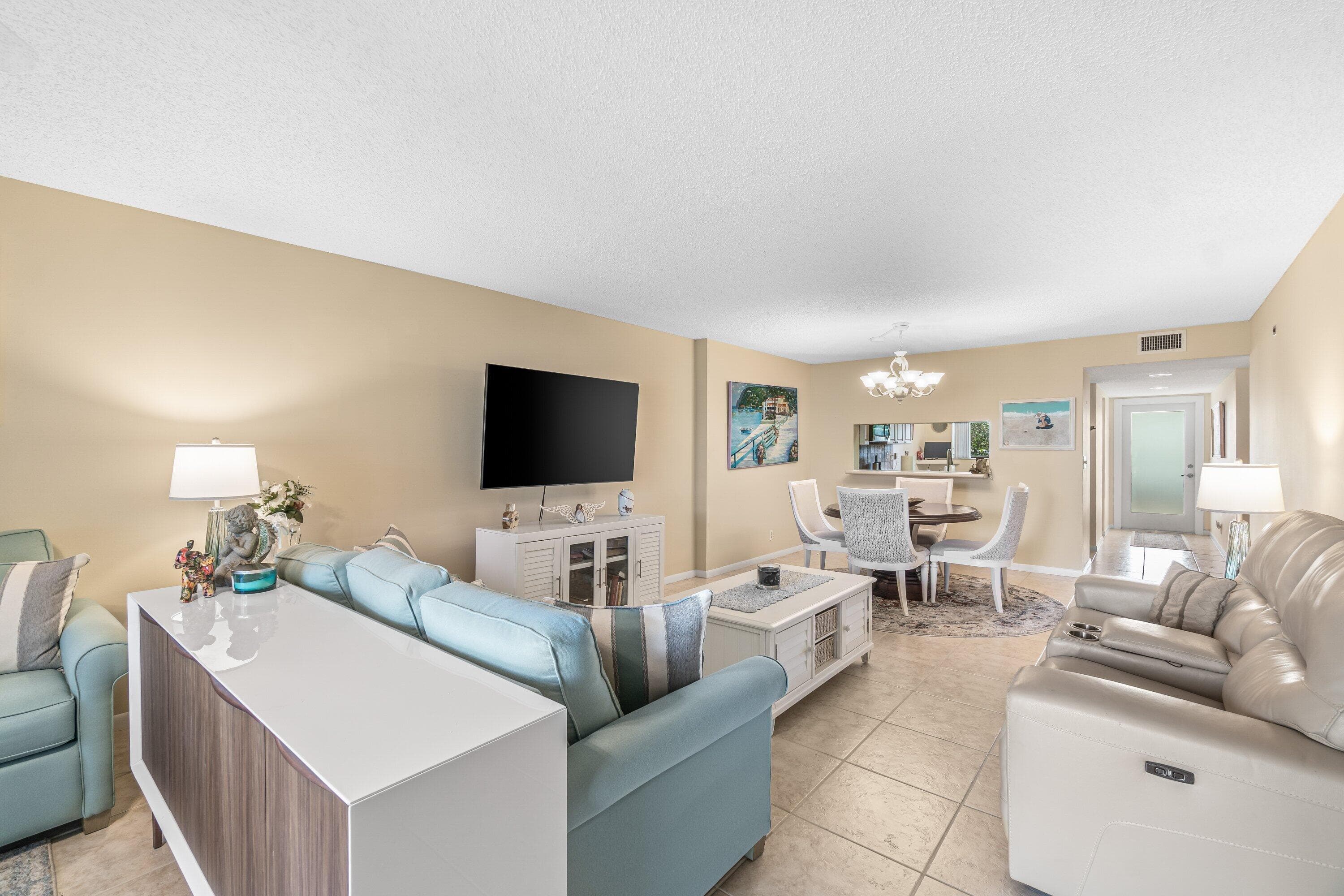 5550 Witney Drive 102, Delray Beach, FL 33484 — photo 10 of 51
