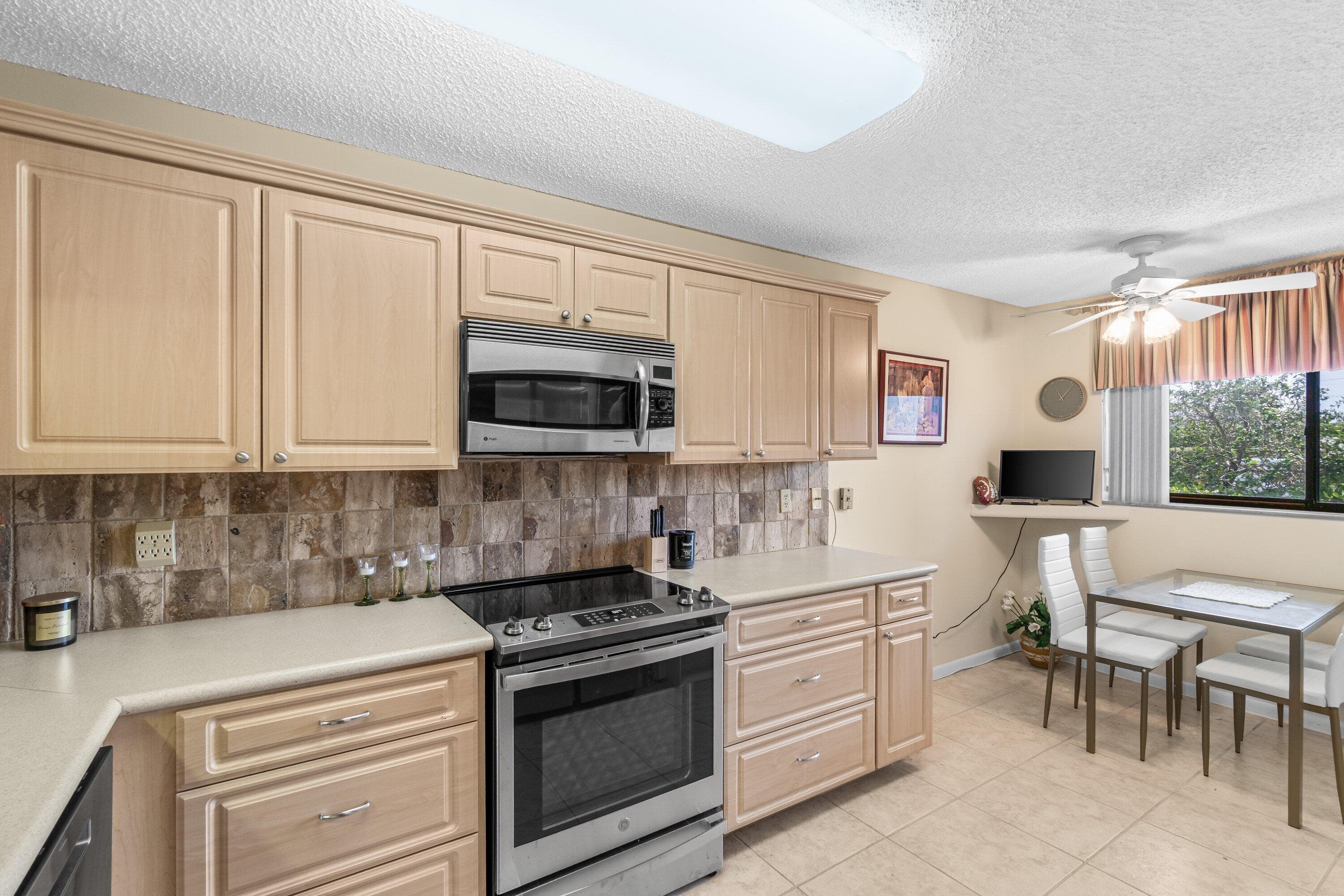 5550 Witney Drive 102, Delray Beach, FL 33484 — photo 17 of 51